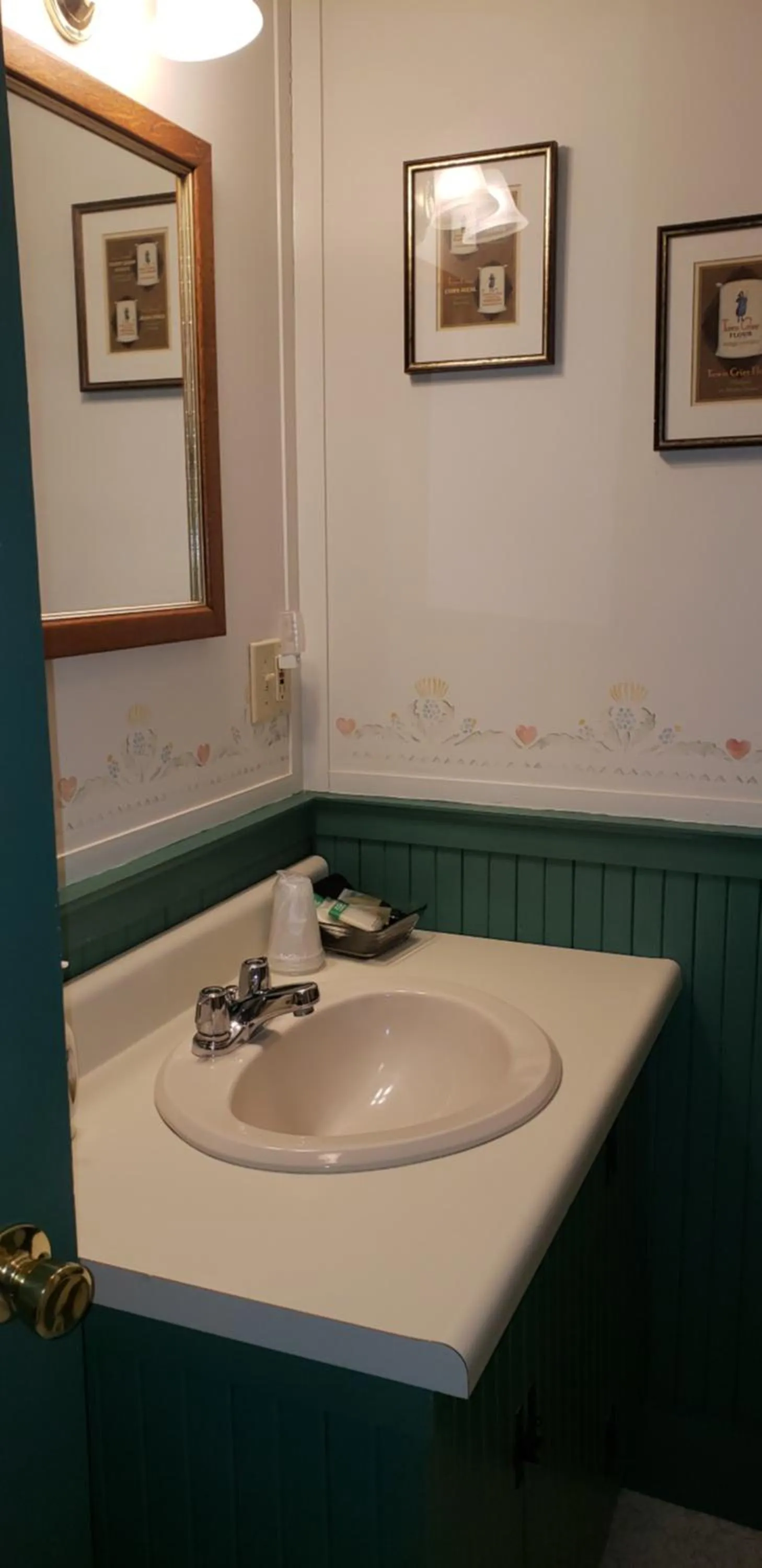 Bathroom in Hawks House Inn