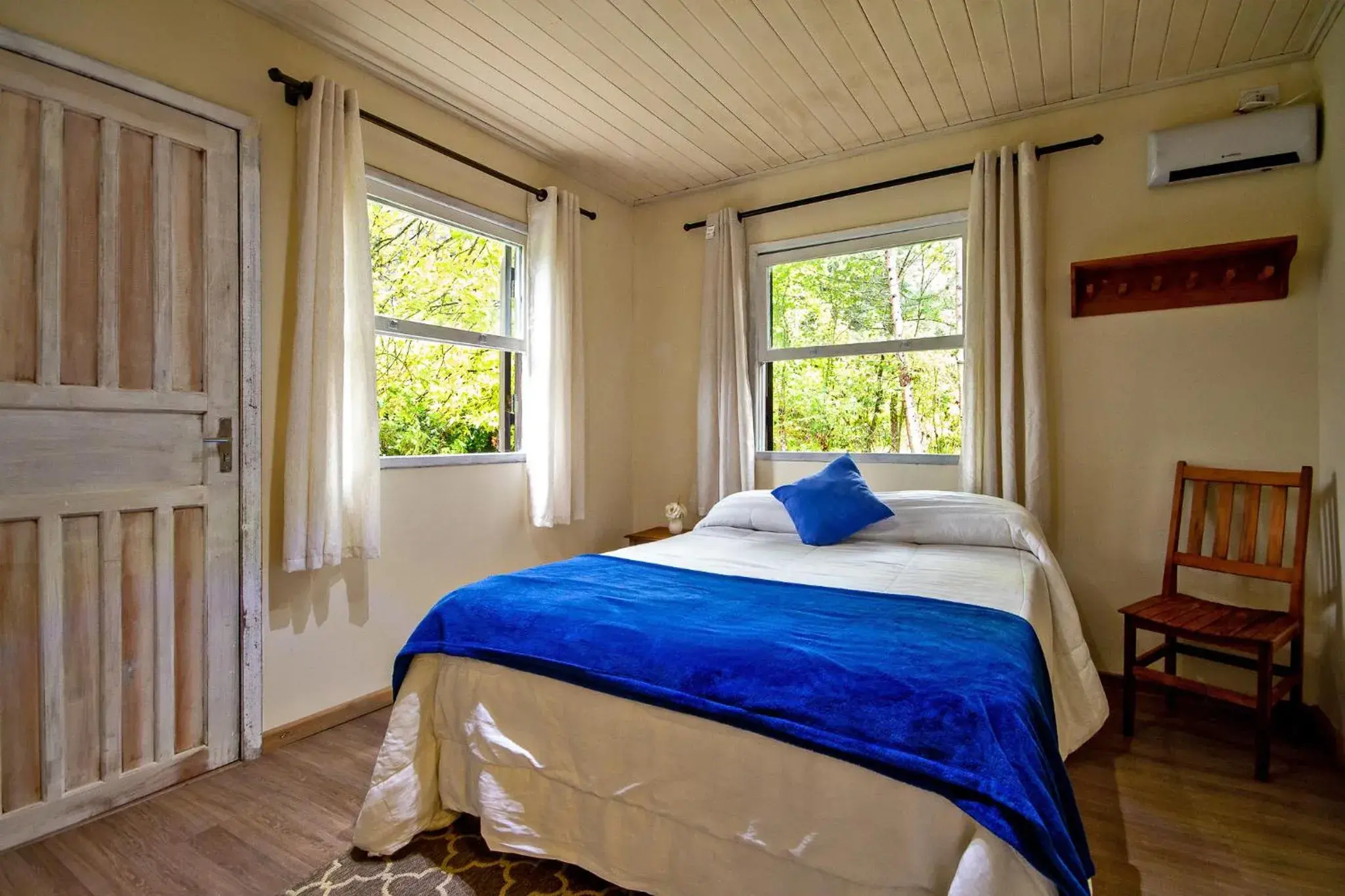 Family Room with Garden View in Pousada Casa Mantiqueira - Próxima ao Capivarí e opções de Hidromassagem Family Room with Garden View in Pousada Casa Mantiqueira - Próxima ao Capivarí e opções de Hidromassagem