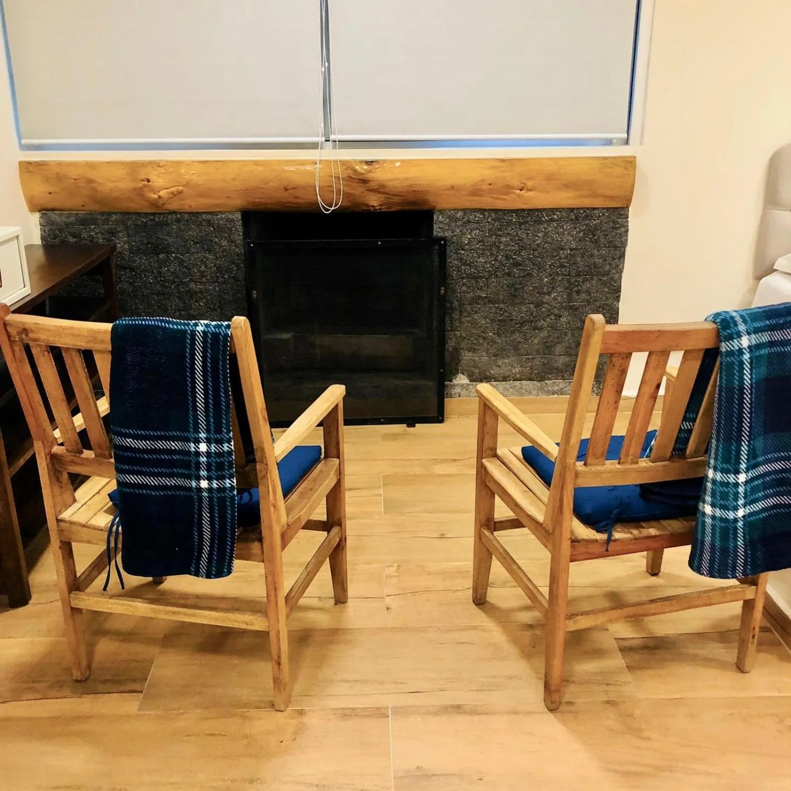 flat iron in Pousada Casa Mantiqueira - Próxima ao Capivarí e opções de Hidromassagem