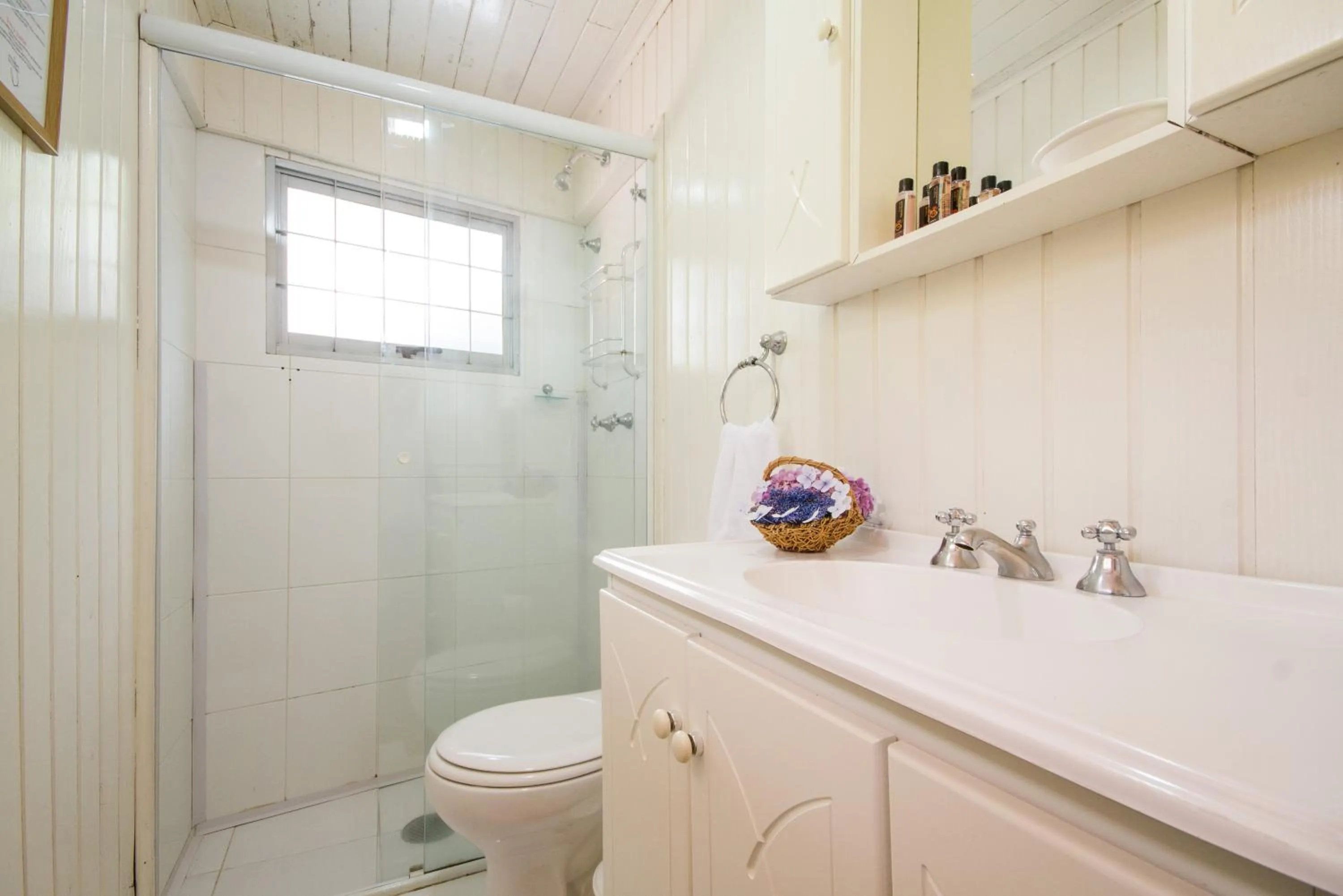 Bathroom in Pousada Casa Mantiqueira - Próxima ao Capivarí e opções de Hidromassagem