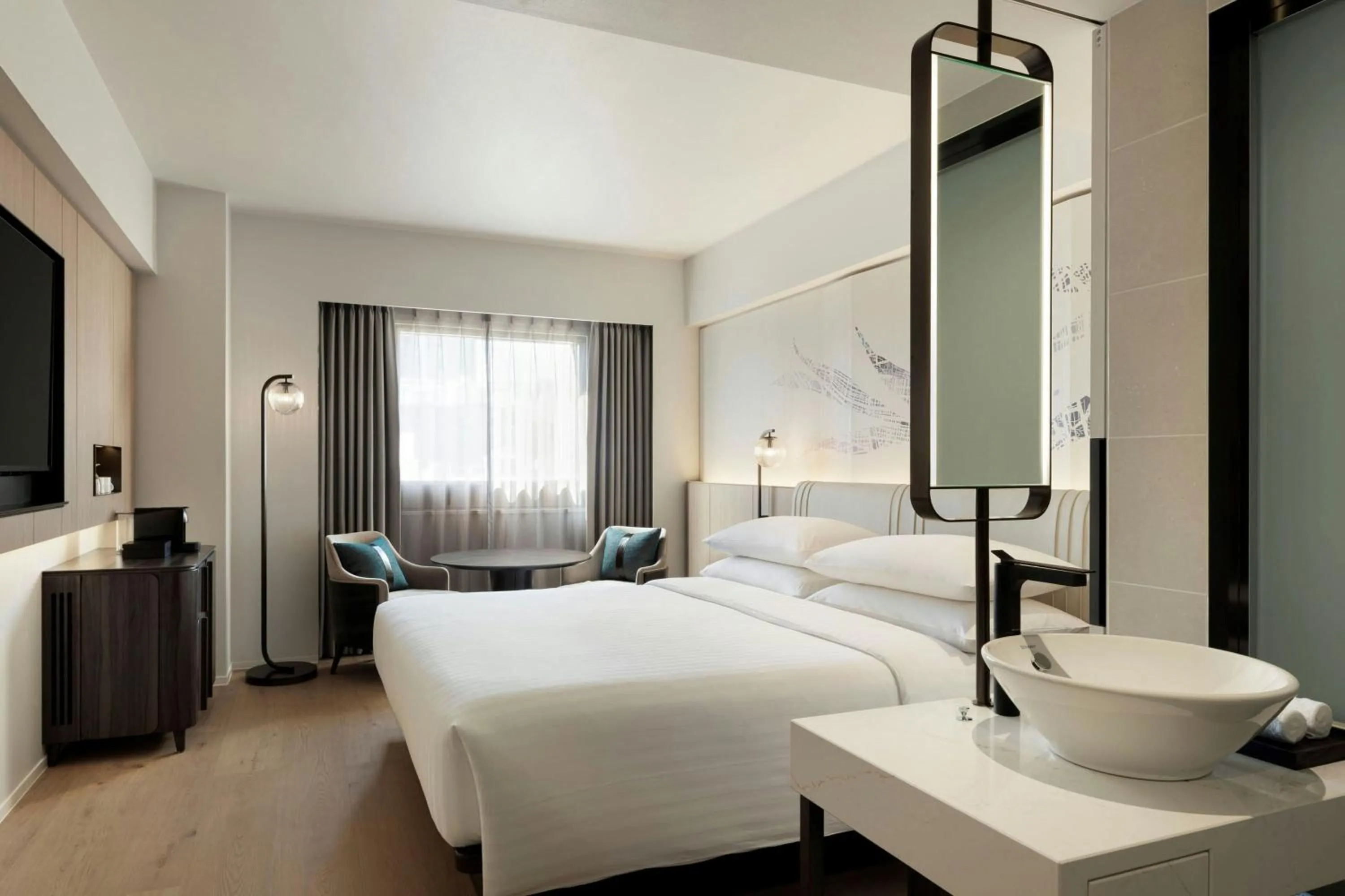 Photo of the whole room, Bed in Courtyard by Marriott Tokyo Ginza Hotel