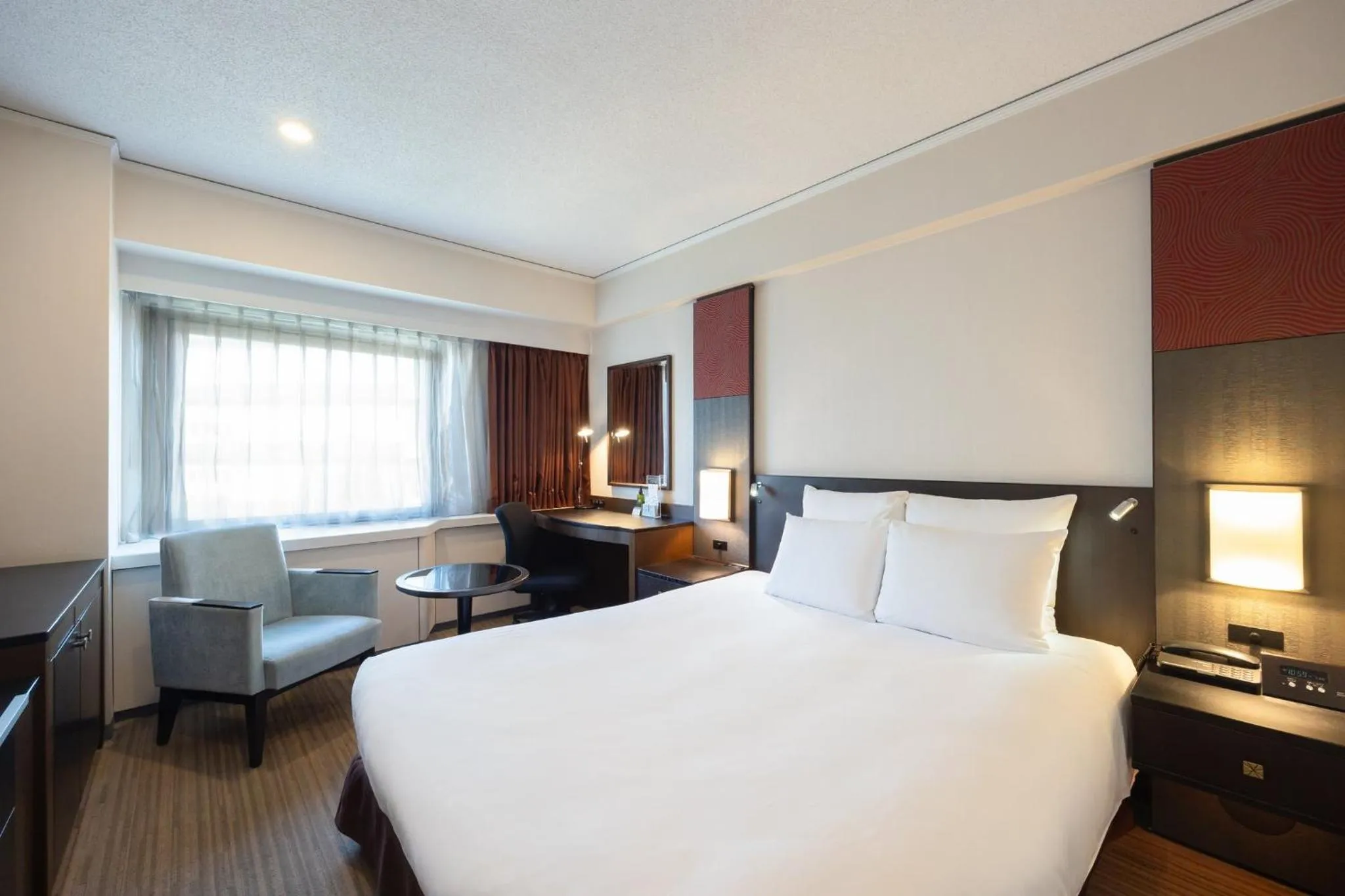 Photo of the whole room, Bed in ANA Crowne Plaza Fukuoka by IHG