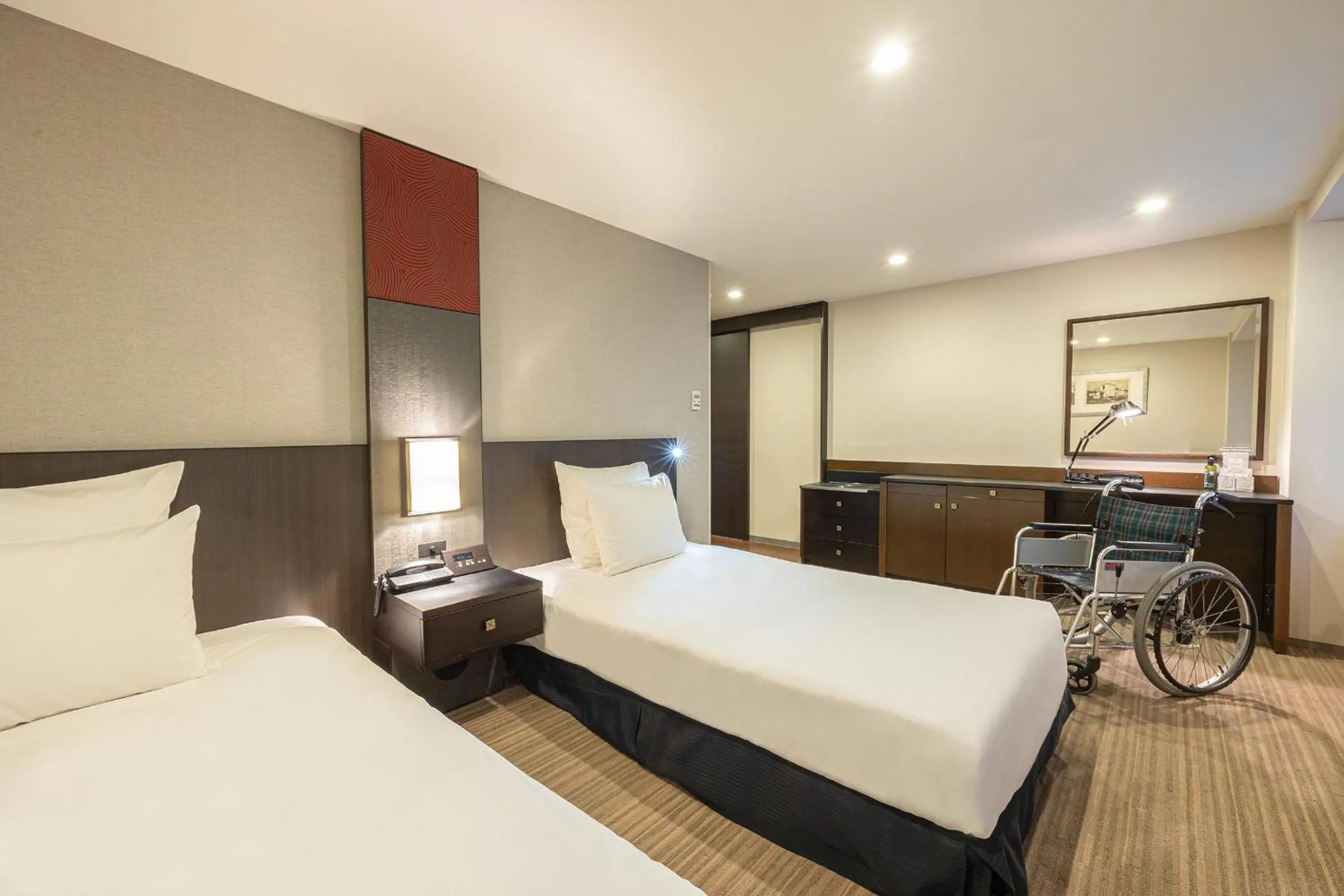 Photo of the whole room, Bed in ANA Crowne Plaza Fukuoka by IHG