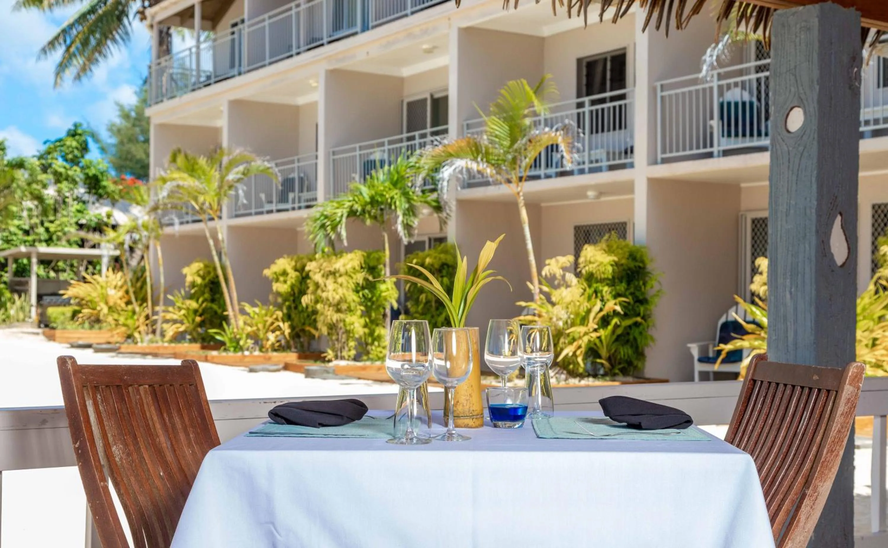 Restaurant/places to eat in Moana Sands Beachfront Hotel