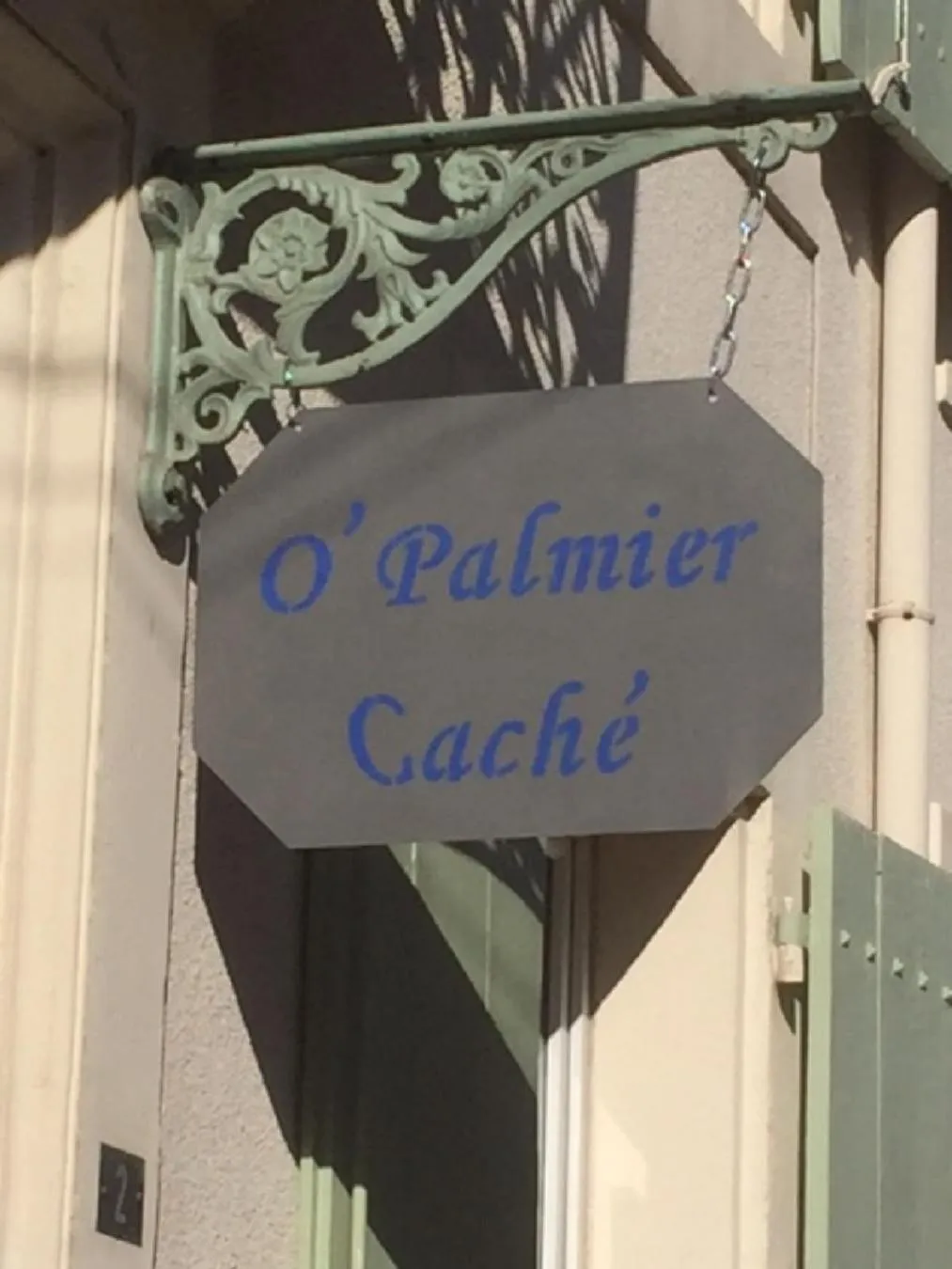 Facade/entrance in O'palmier Caché