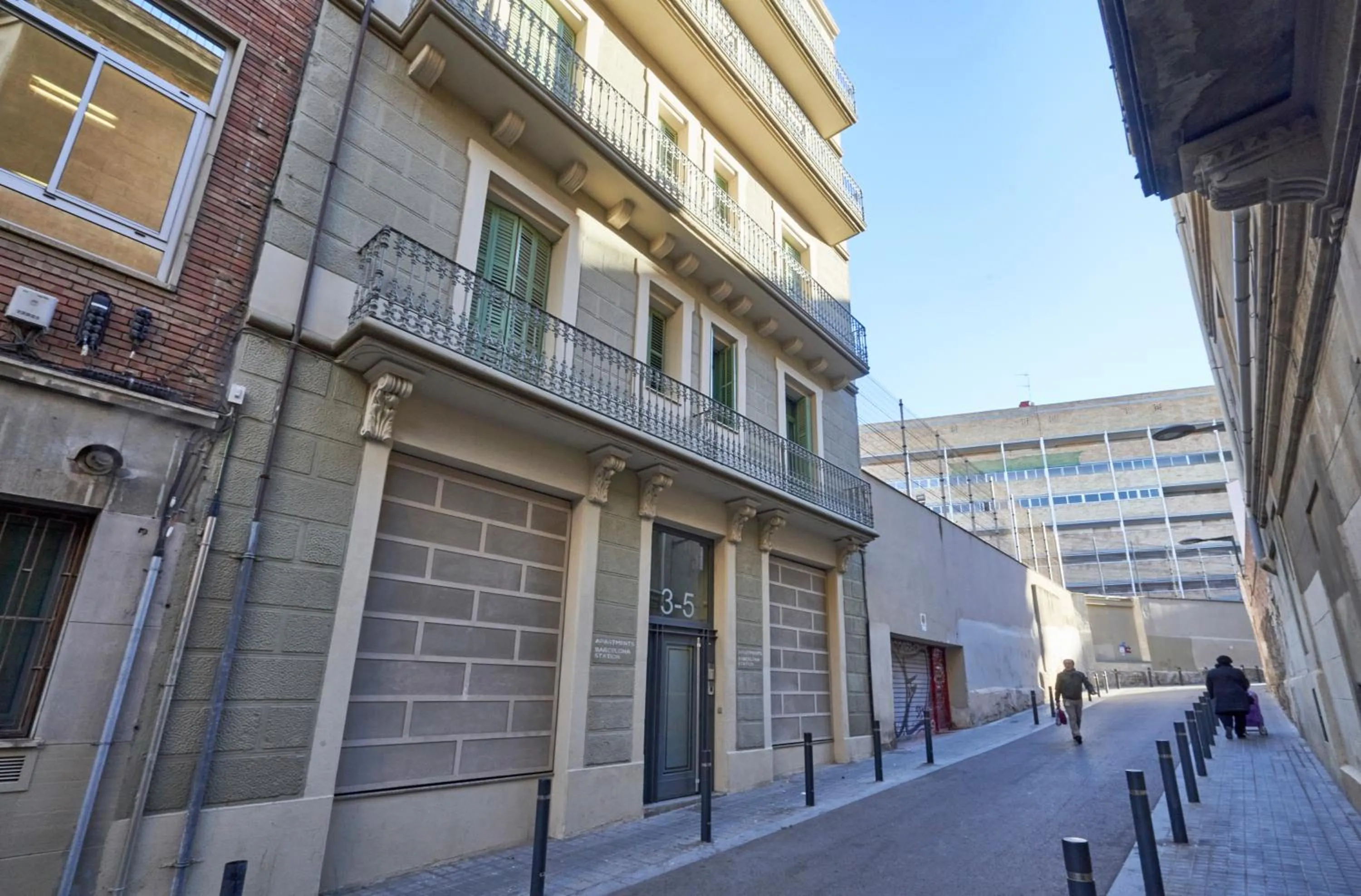 Neighbourhood in Barcelona Sants Station Apartments