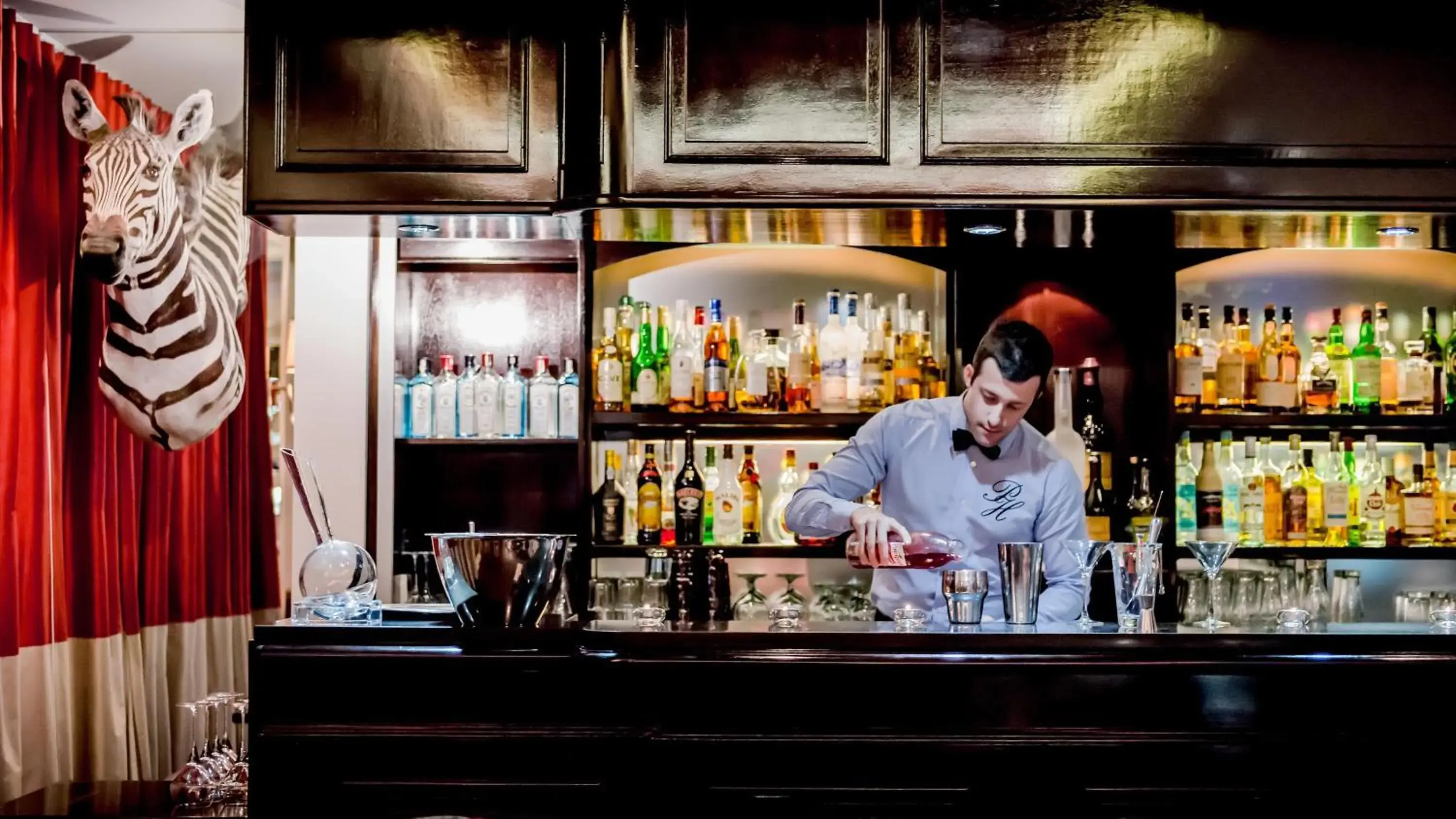 Lounge or bar in Park Hotel Grenoble - MGallery Collection Lounge or bar in Park Hotel Grenoble - MGallery Collection