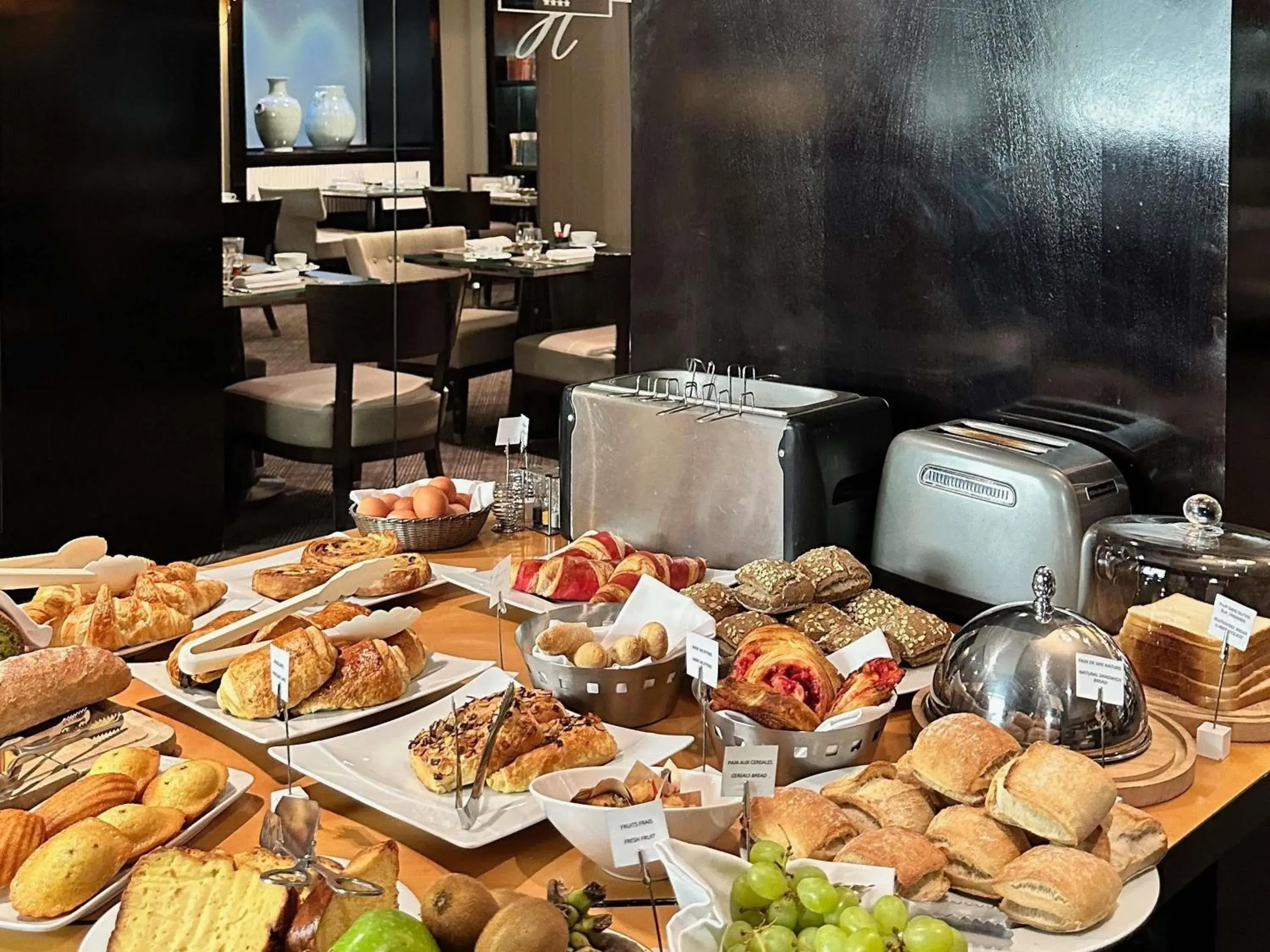 Breakfast in Park Hotel Grenoble - MGallery Collection Breakfast in Park Hotel Grenoble - MGallery Collection