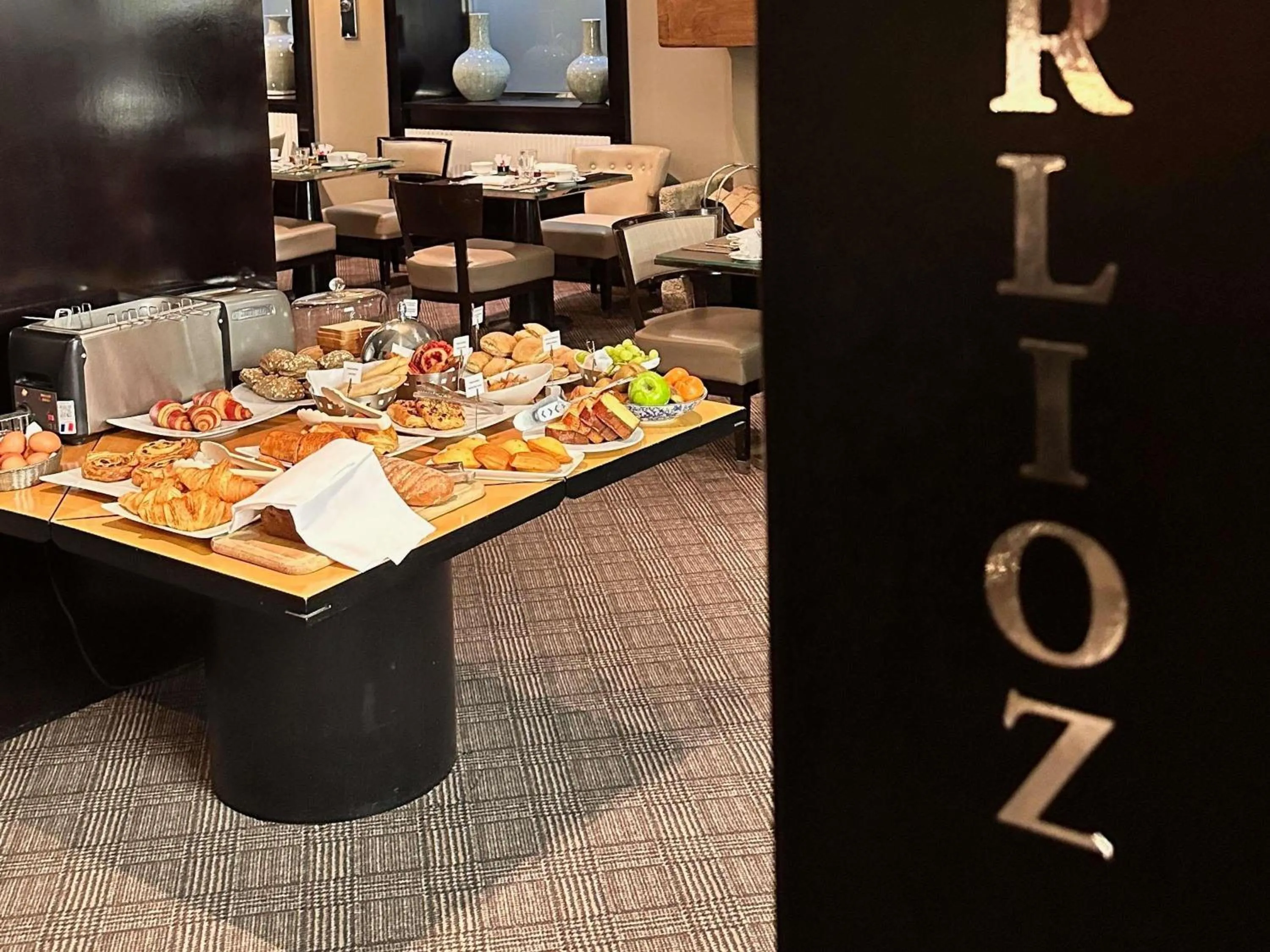 Breakfast in Park Hotel Grenoble - MGallery Collection