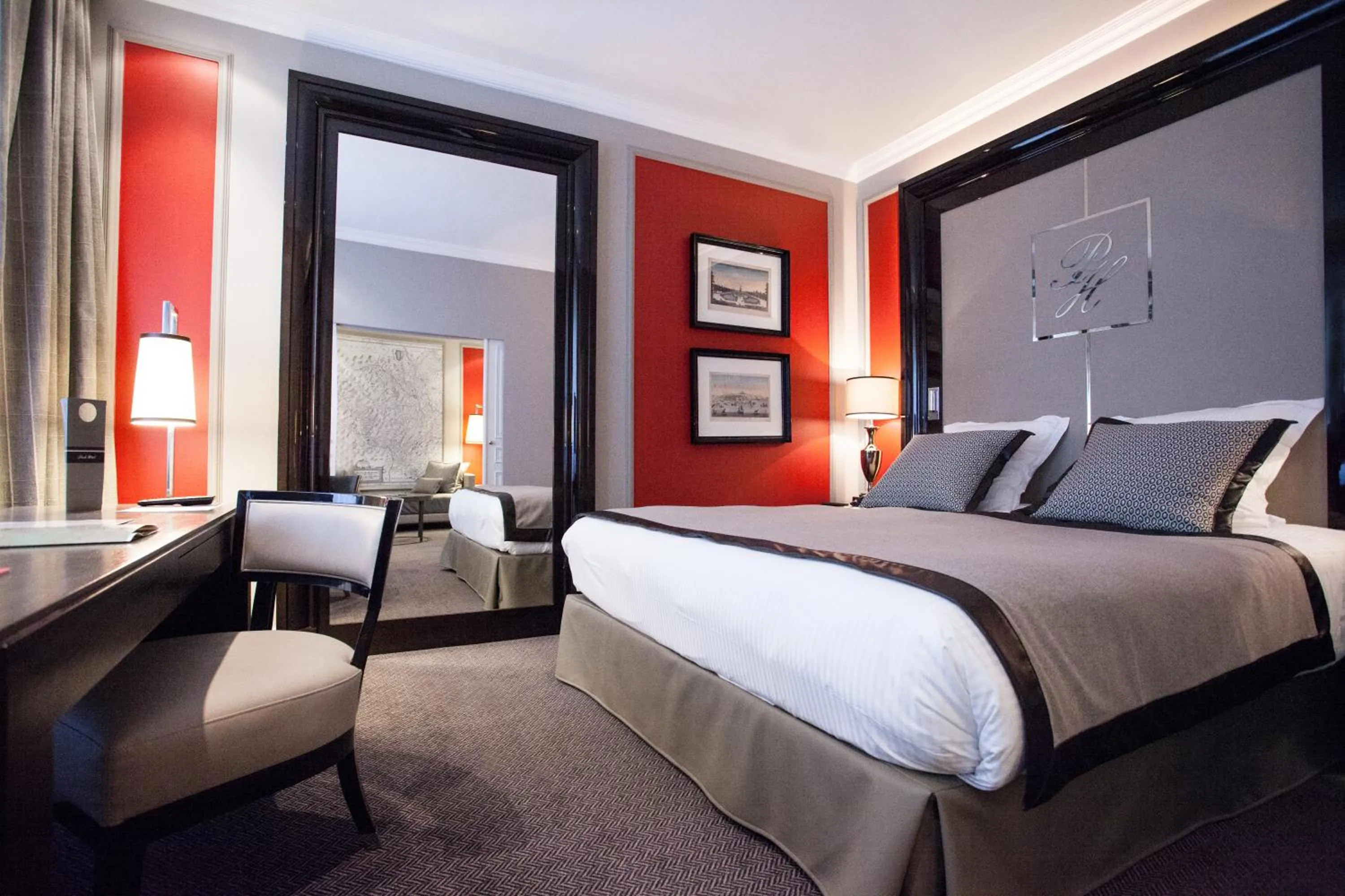 Photo of the whole room, Bed in Park Hotel Grenoble - MGallery Collection