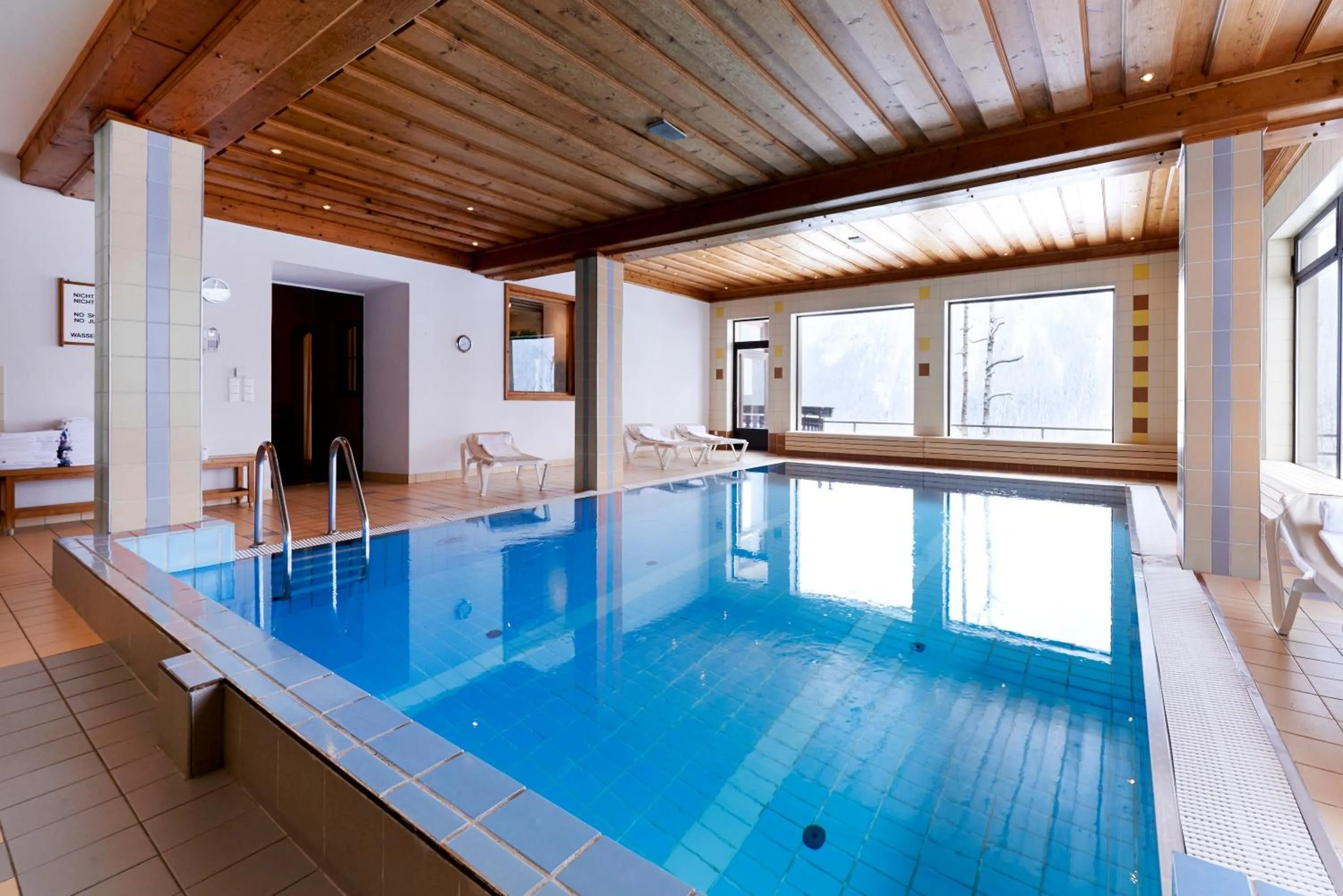 Swimming pool in Landhotel Post