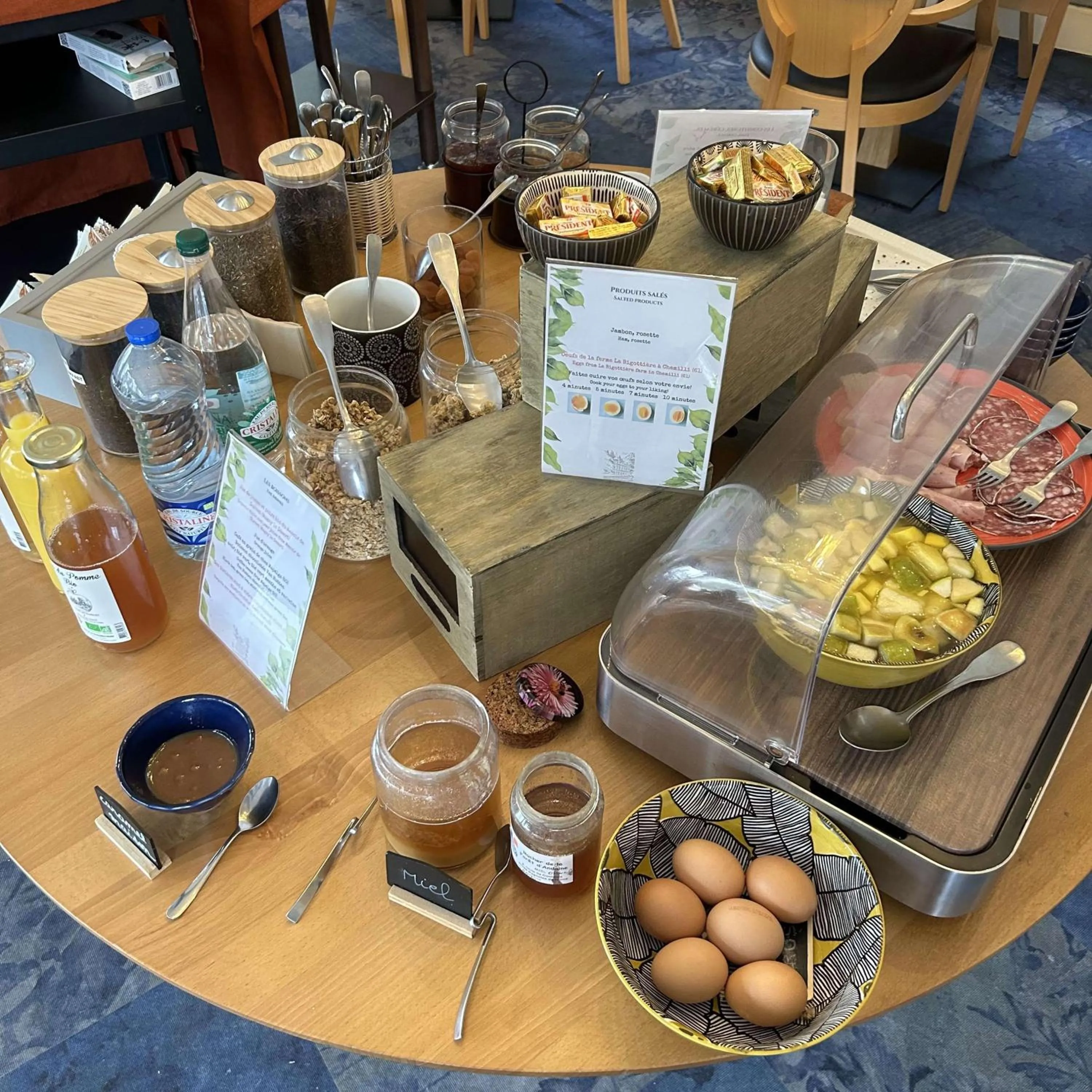 Breakfast in BRIT HOTEL & SPA Le Roc au Chien