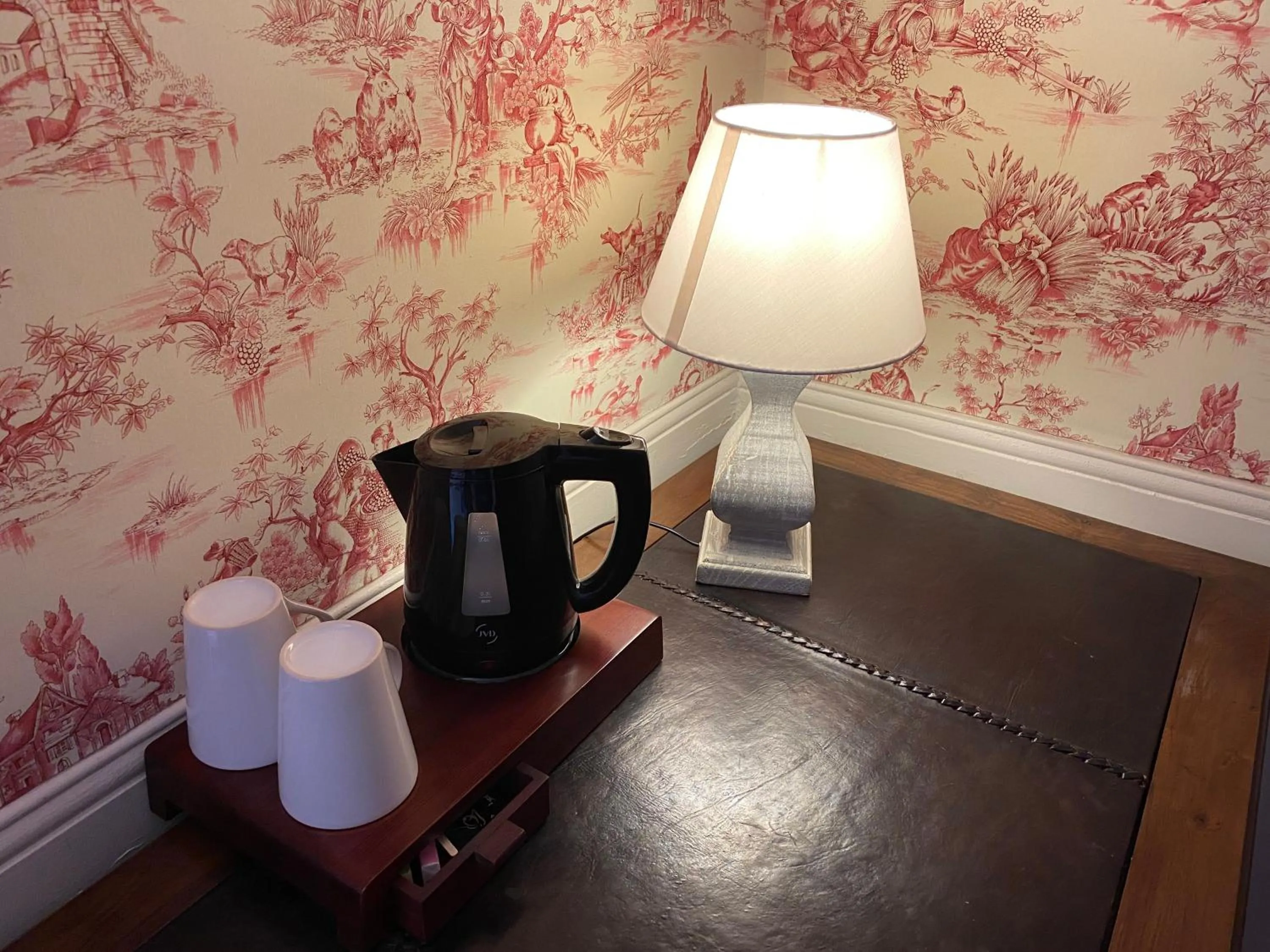 Coffee/tea facilities in BRIT HOTEL & SPA Le Roc au Chien