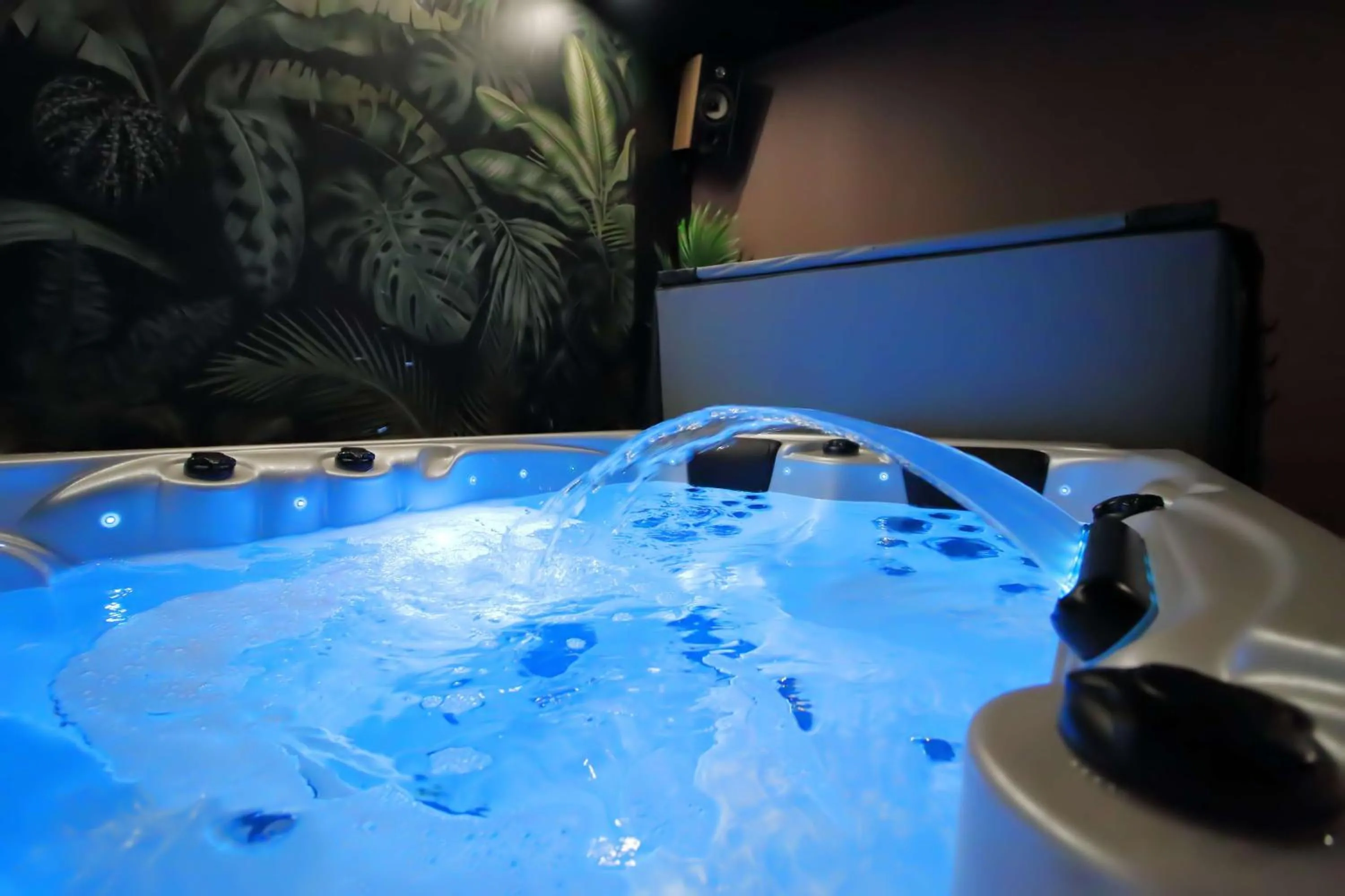 Spa and wellness centre/facilities in BRIT HOTEL & SPA Le Roc au Chien