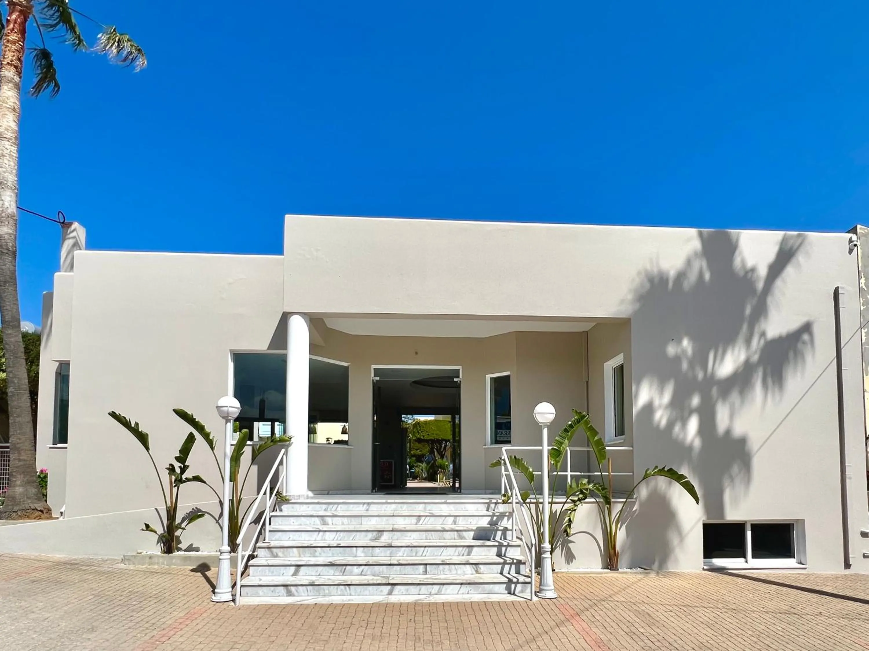 Facade/entrance in Mediterranea Apartments