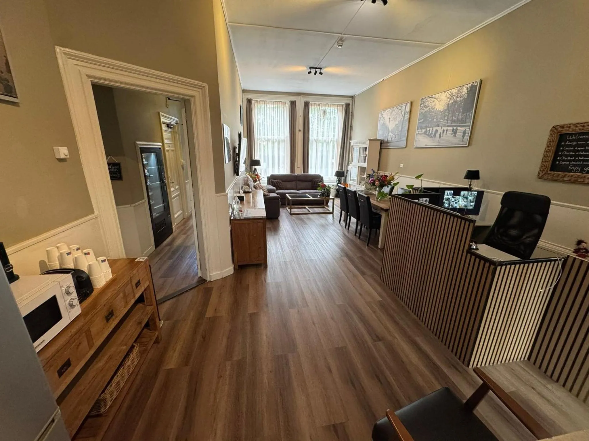 Communal lounge/ TV room in Hotel Hortus