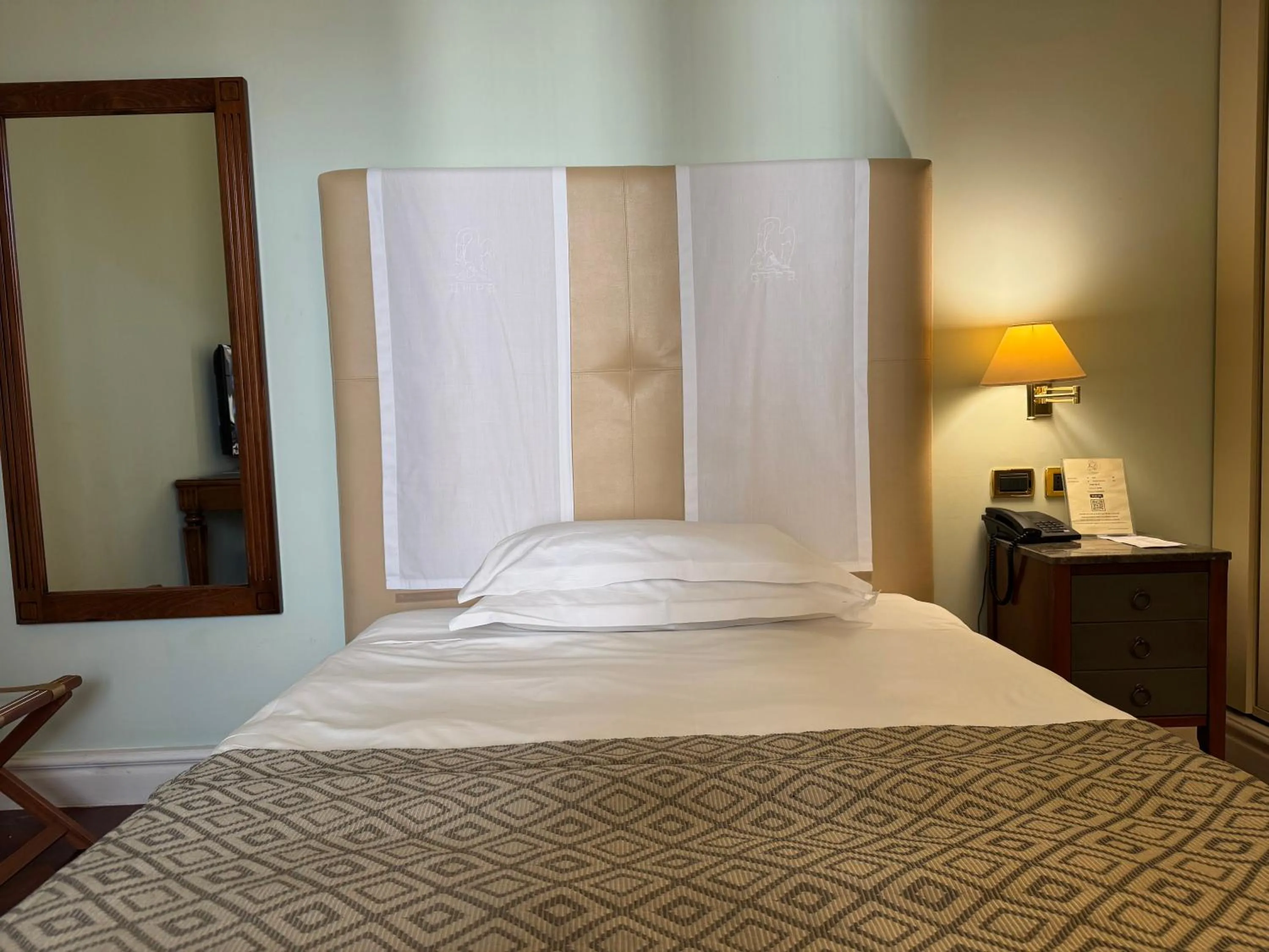 Bedroom, Bed in Grand Hotel Piazza Borsa