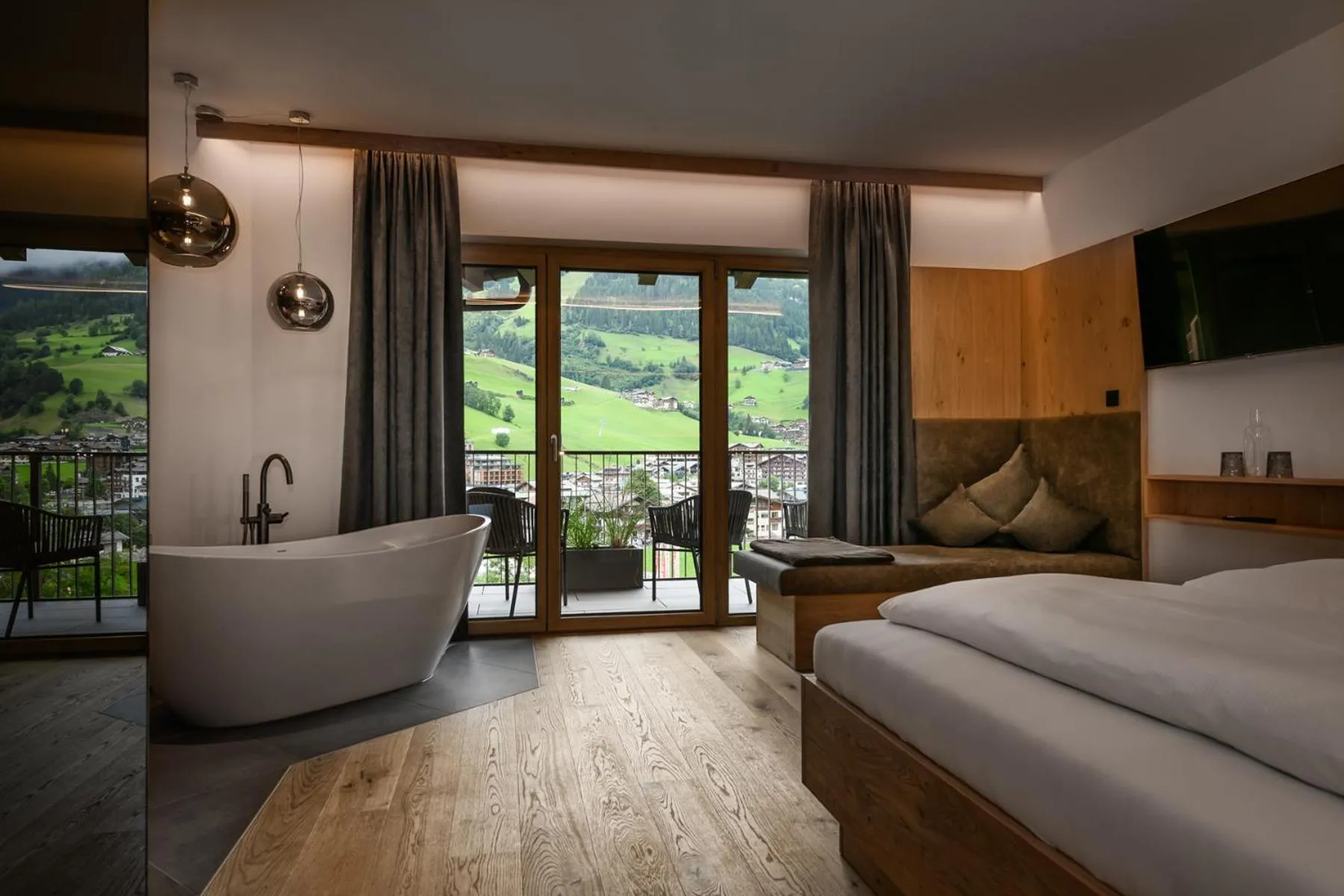 Bed in Hotel Hubertushof