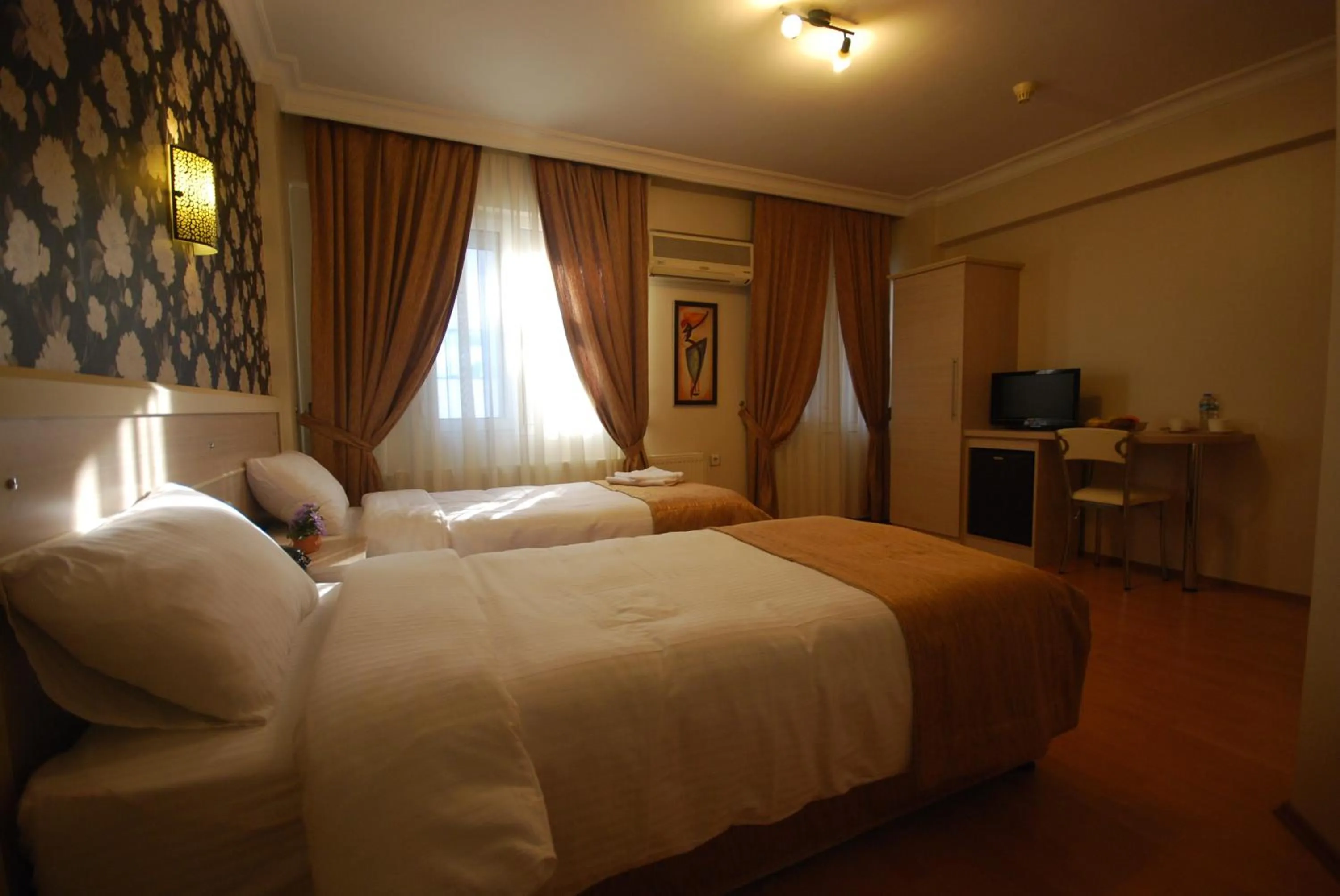 Photo of the whole room, Bed in Mini Hotel