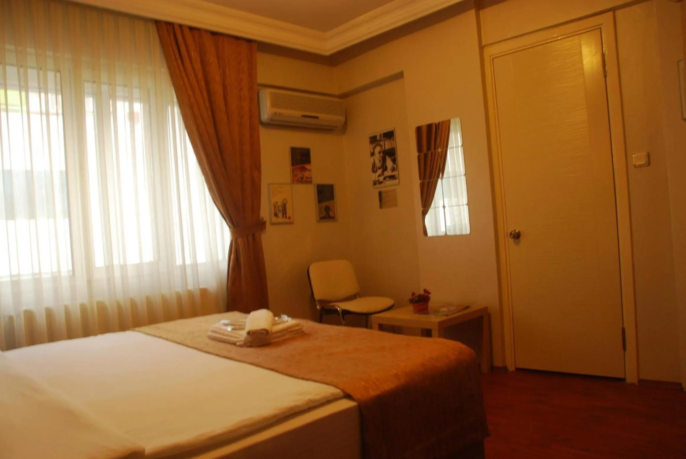 Decorative detail, Bed in Mini Hotel