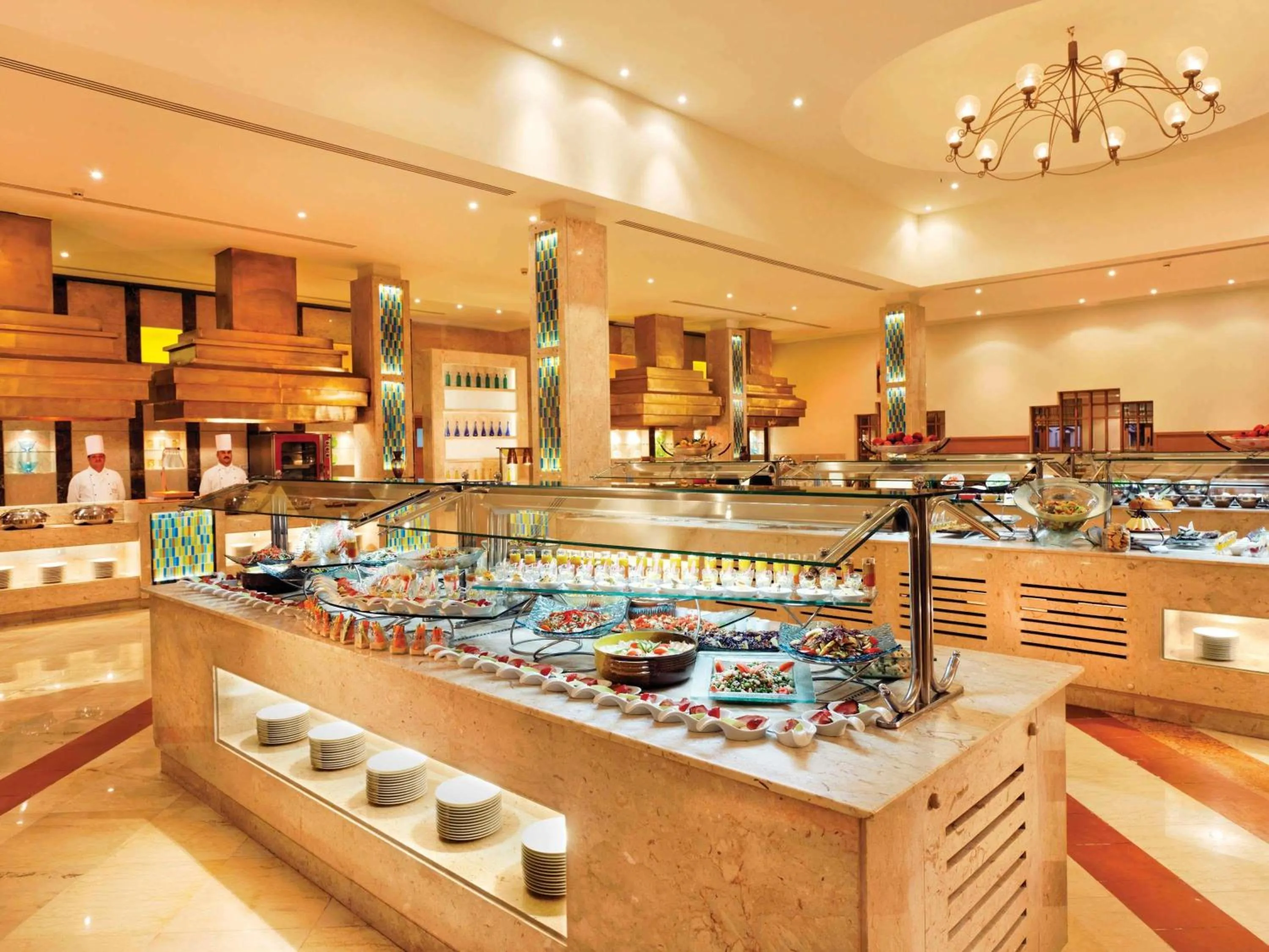 Food and drinks in Movenpick Resort & Spa El Gouna