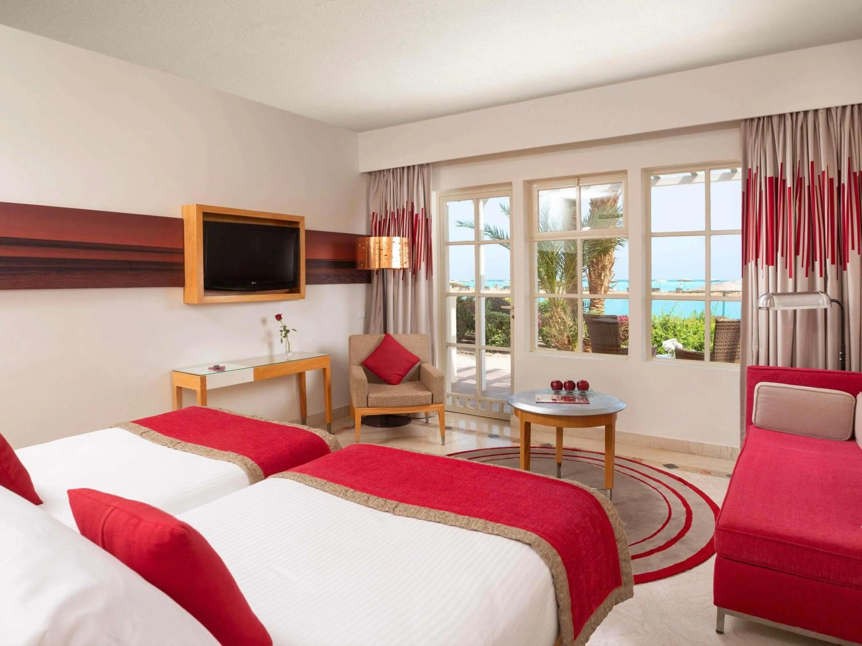 Bed in Movenpick Resort & Spa El Gouna