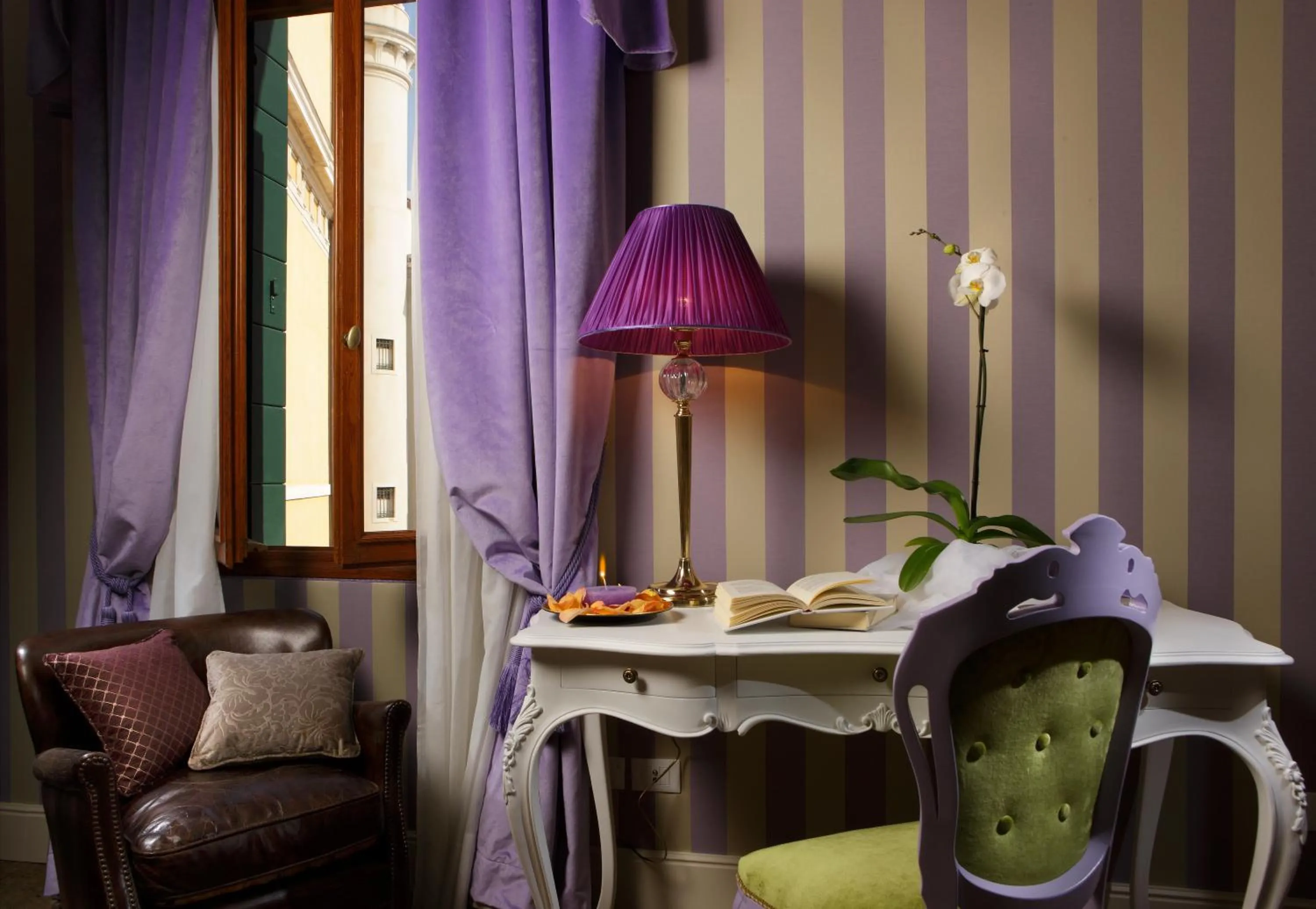 Seating area in Ad Place Venice