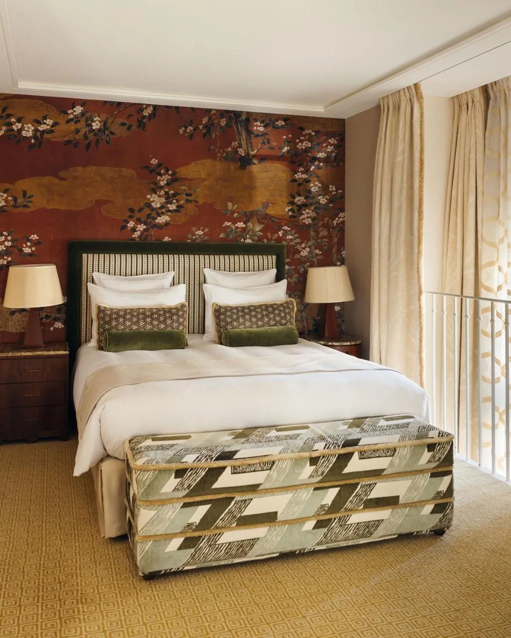 Bed in Saint James Paris