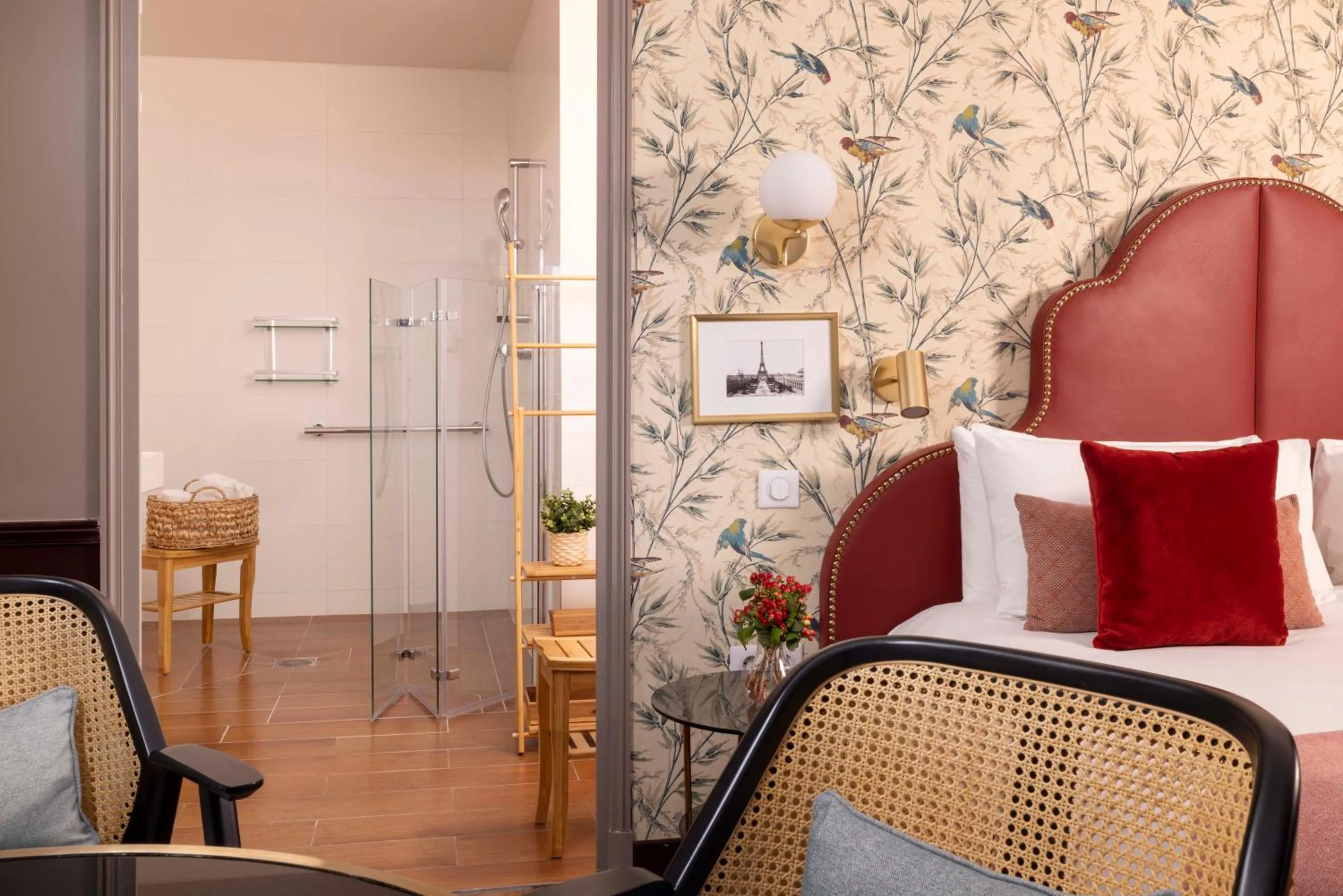 Bathroom, Bed in Welcome Hotel