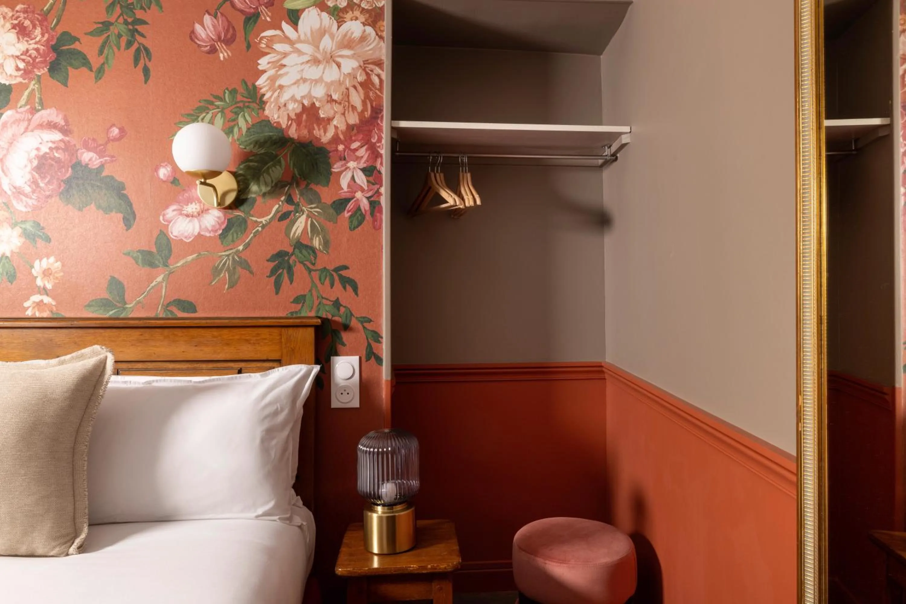 Decorative detail, Bed in Welcome Hotel