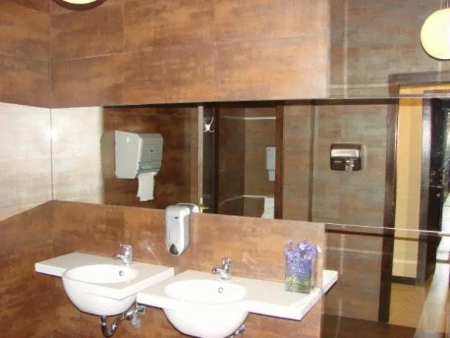Bathroom in Griff Hotel Zalau