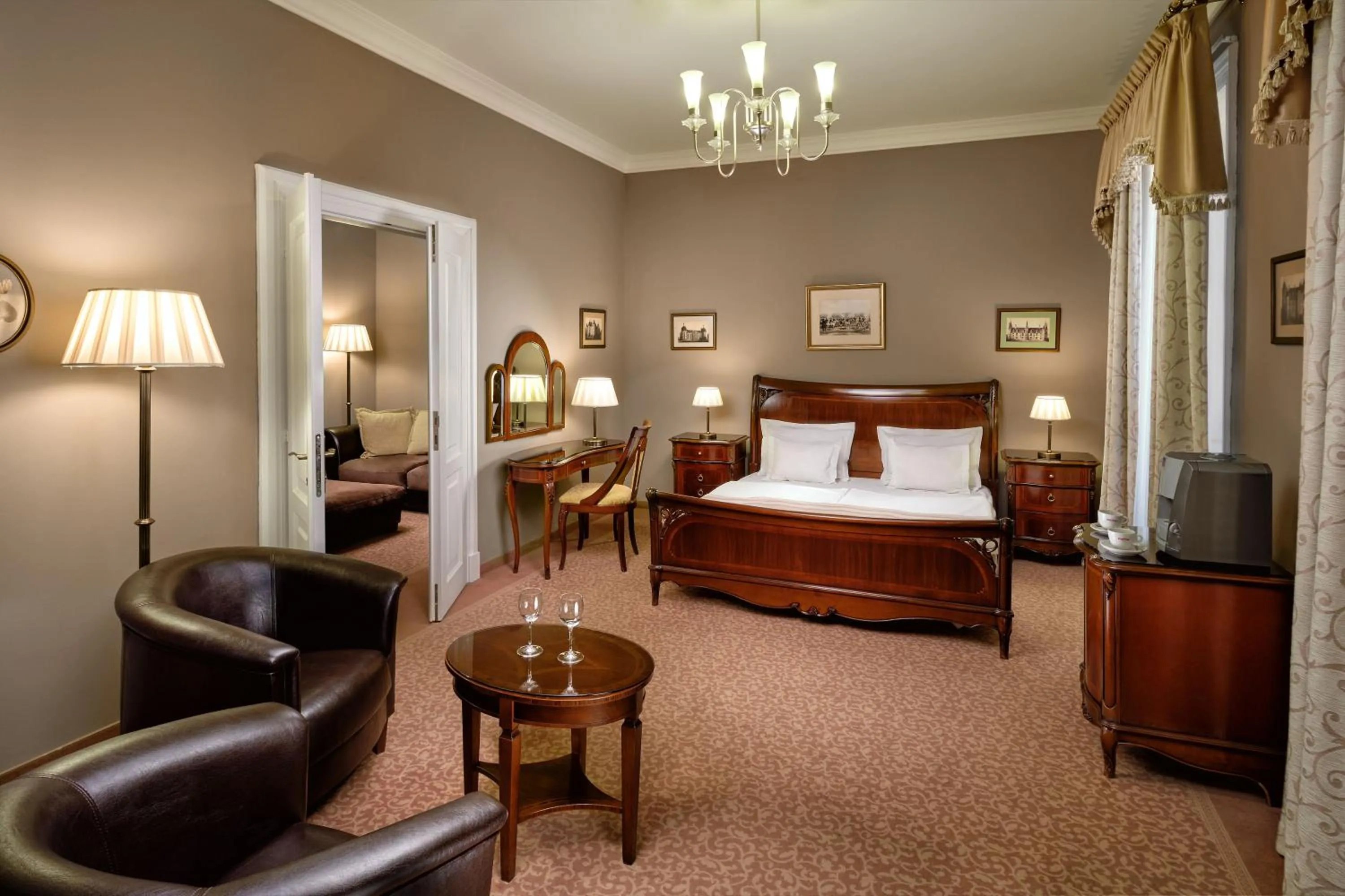 Bedroom, Bed in La Contessa Castle Hotel