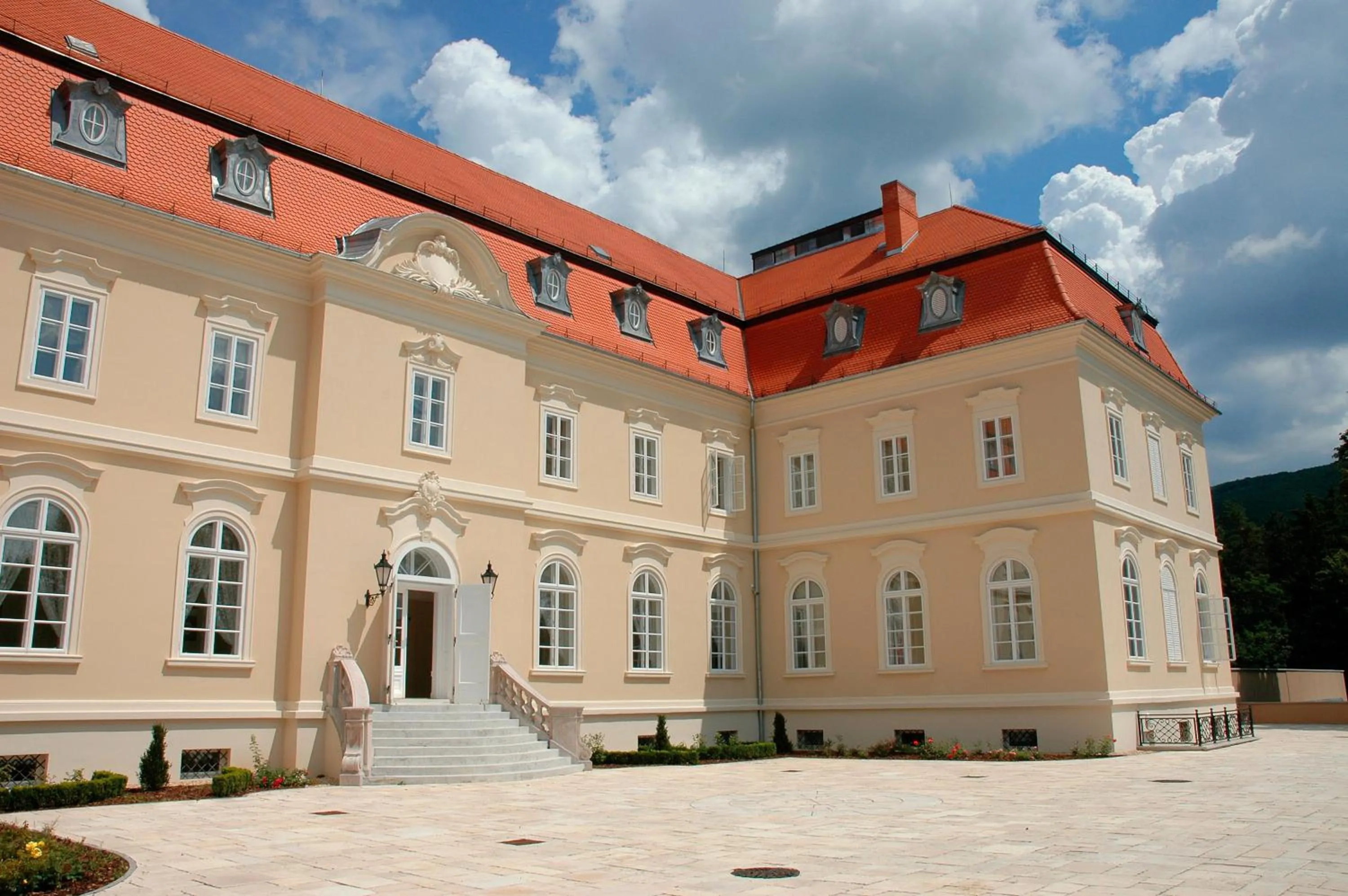 Facade/entrance in La Contessa Castle Hotel