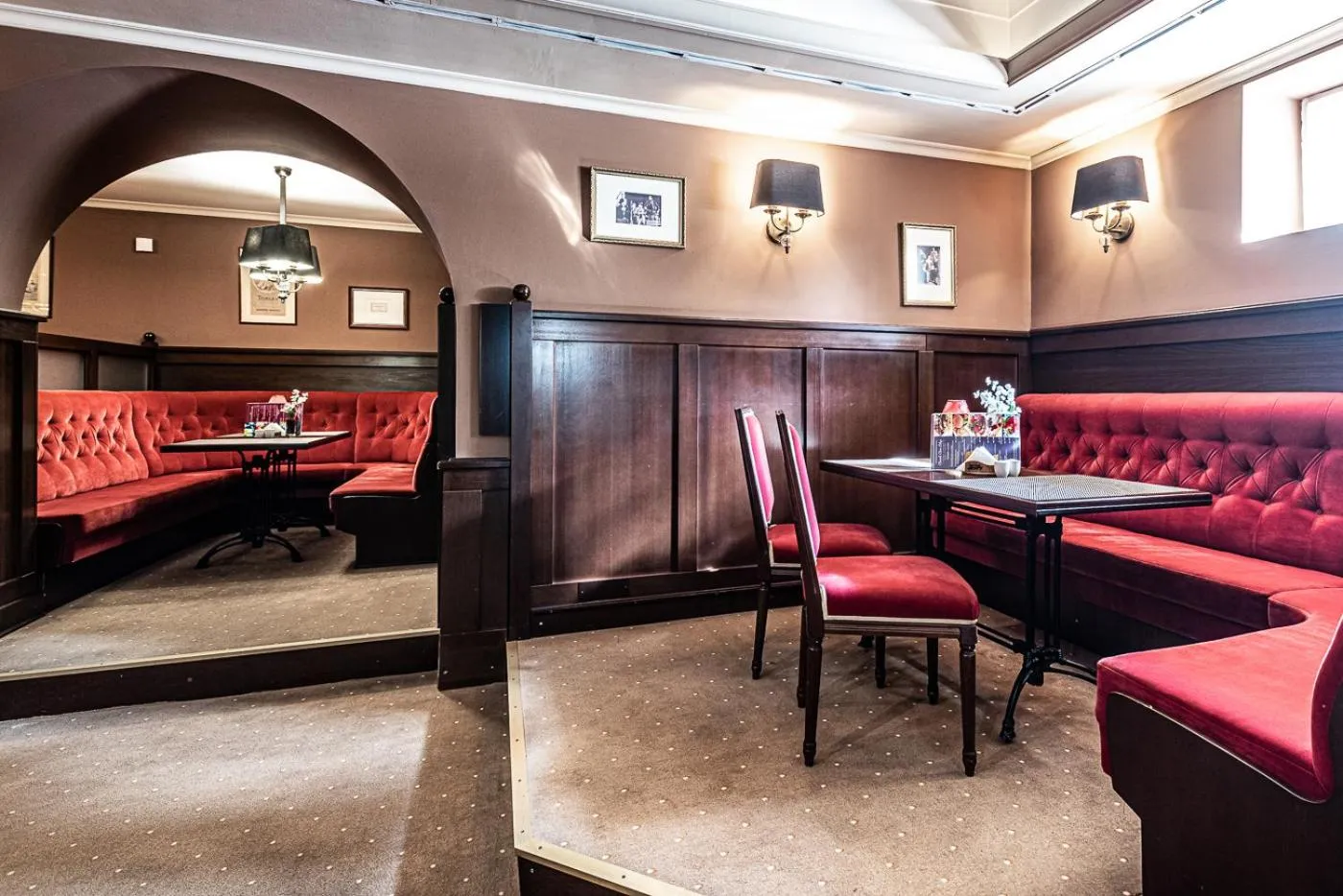 Lounge or bar in La Contessa Castle Hotel