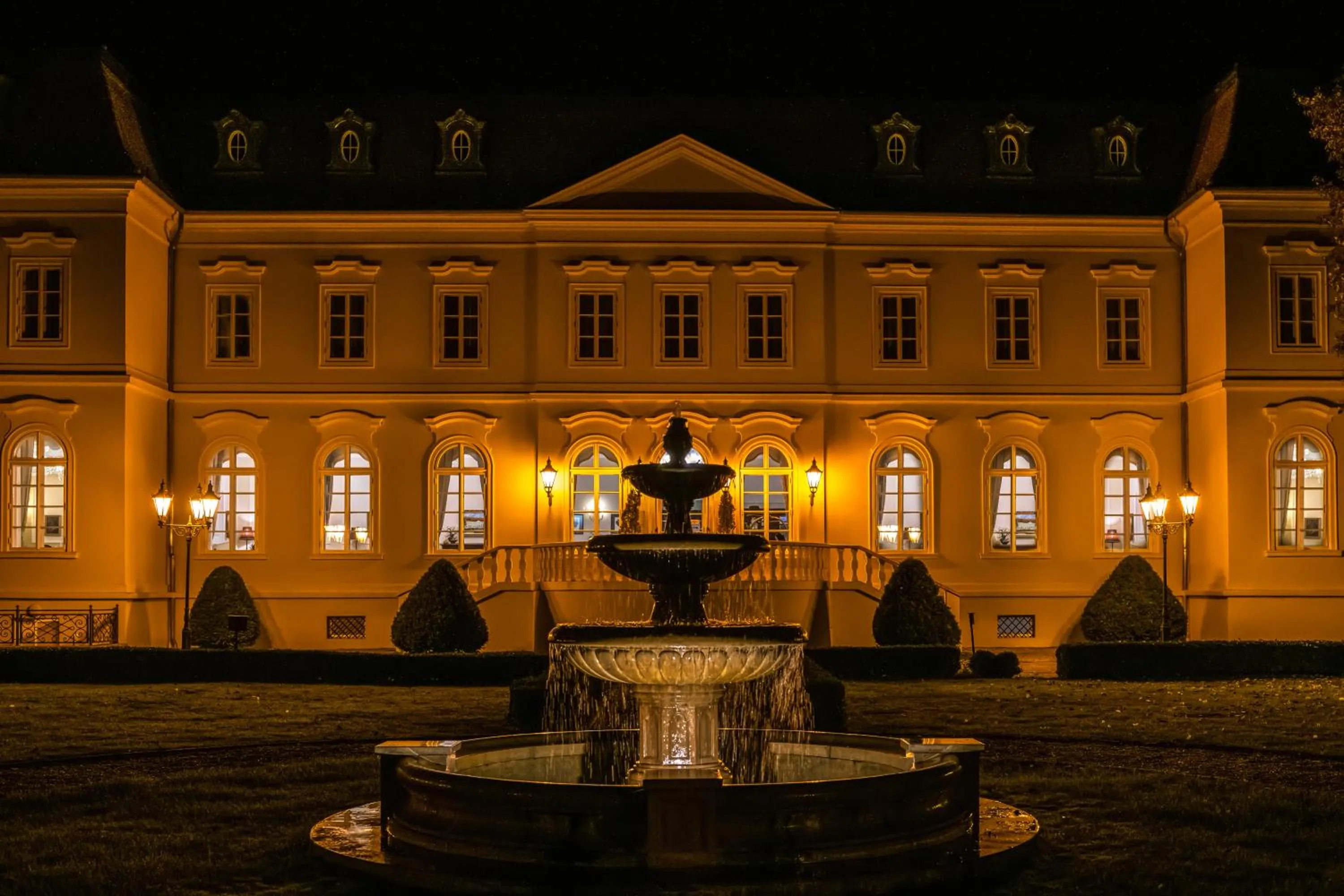 Night in La Contessa Castle Hotel