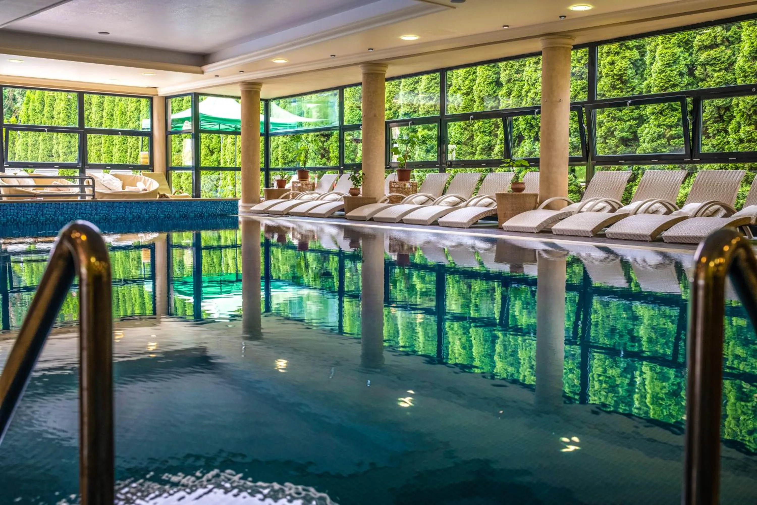 Swimming pool in La Contessa Castle Hotel