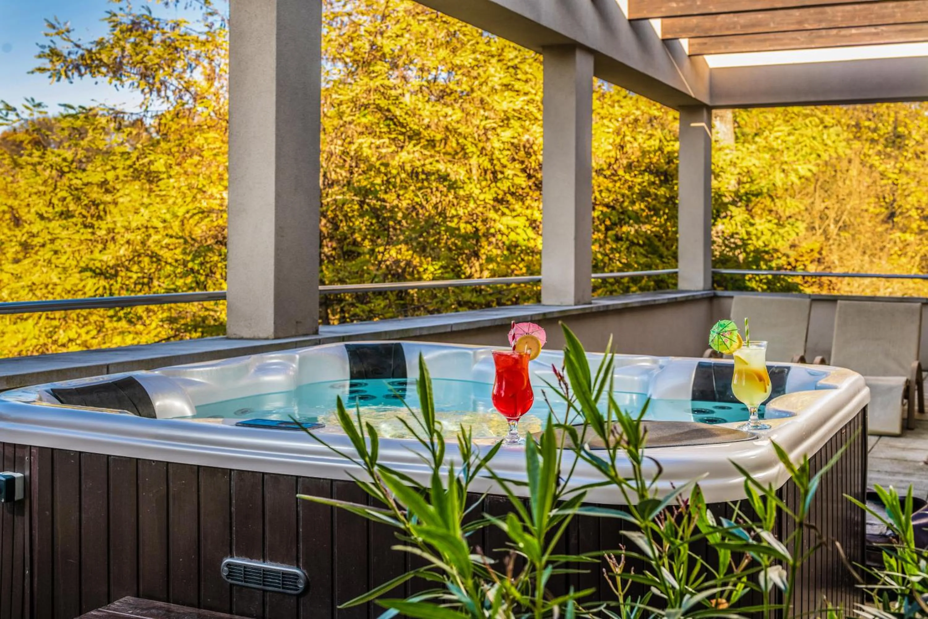 Hot Tub in La Contessa Castle Hotel