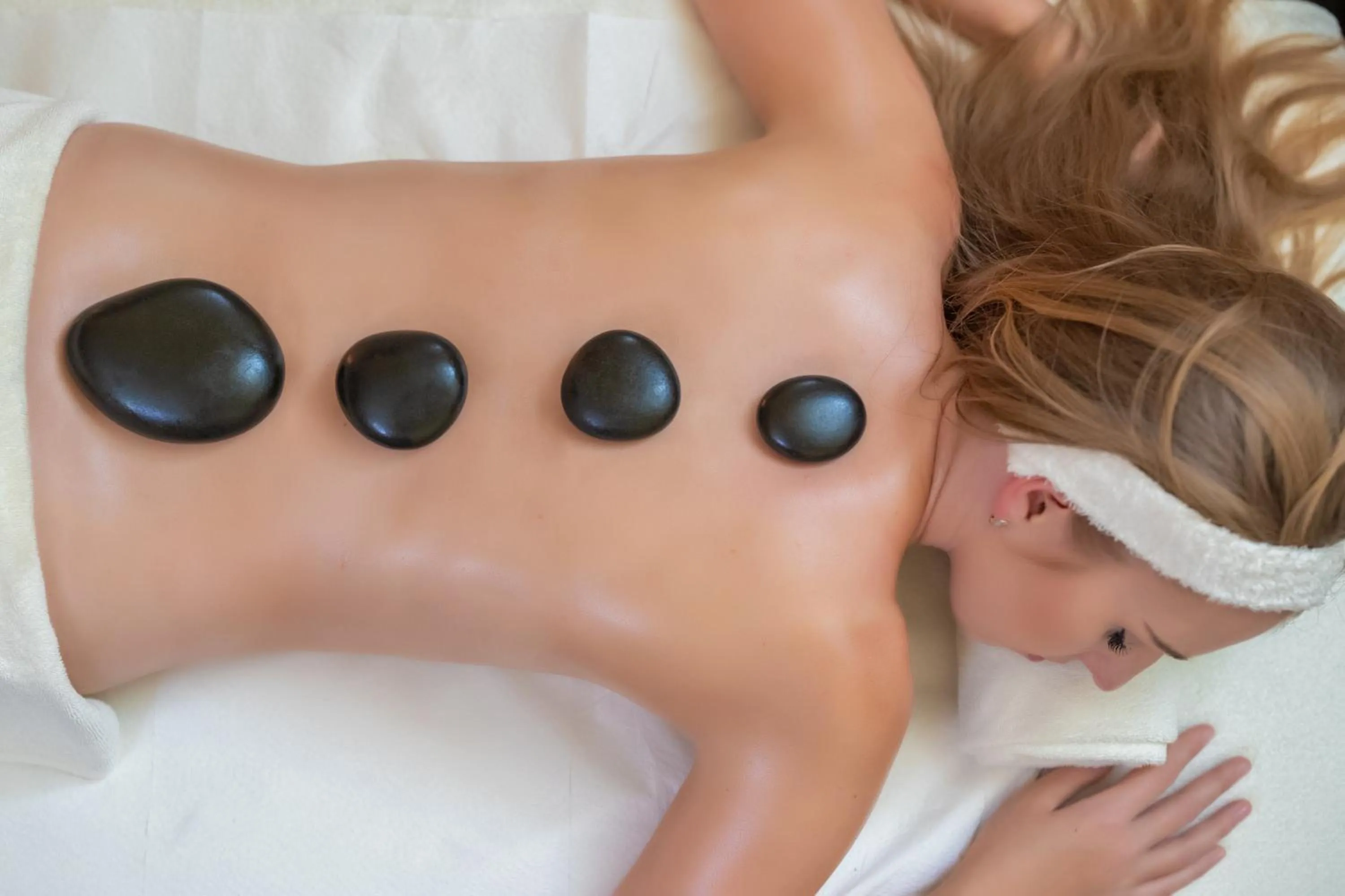 Massage in La Contessa Castle Hotel