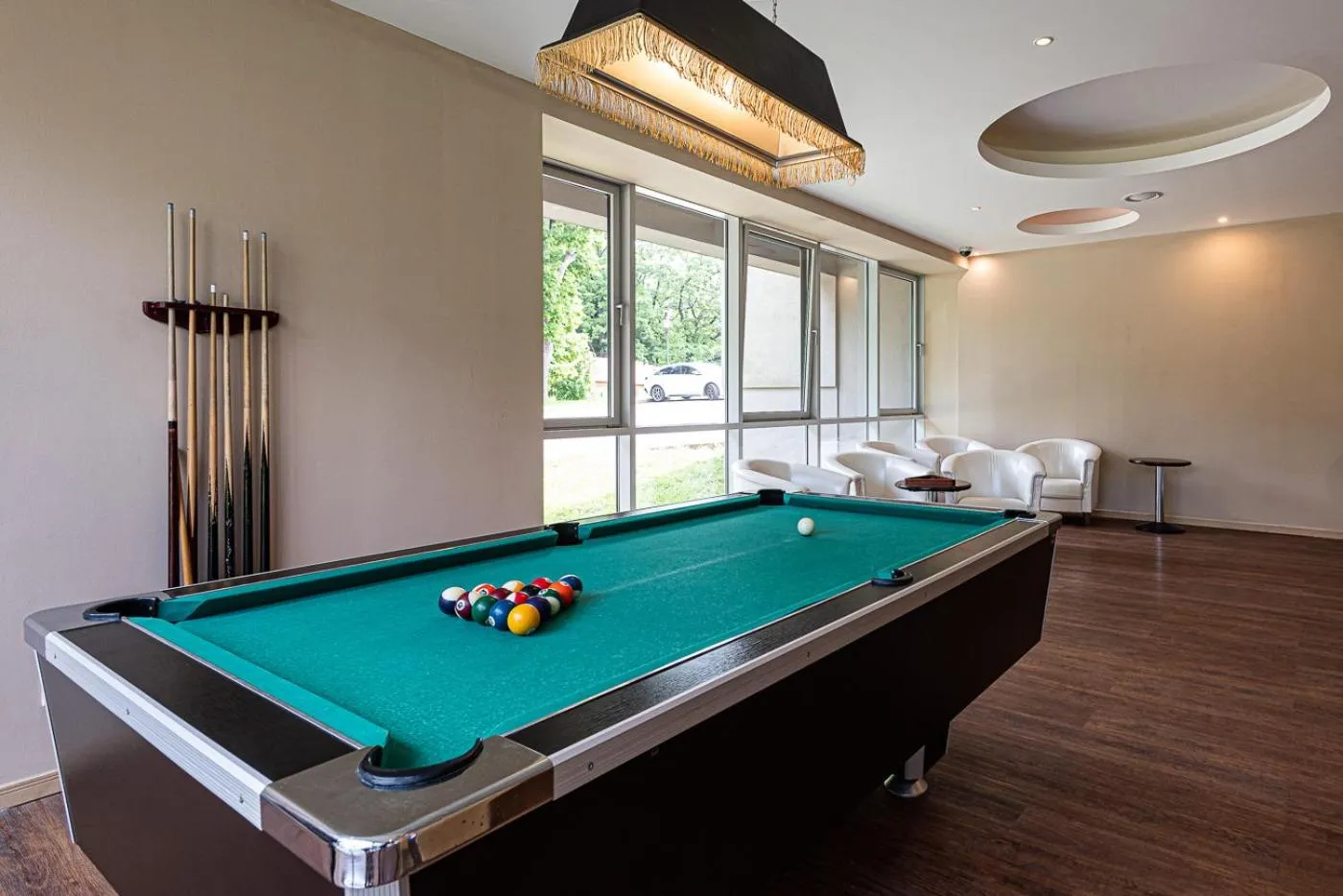 Billiard in La Contessa Castle Hotel