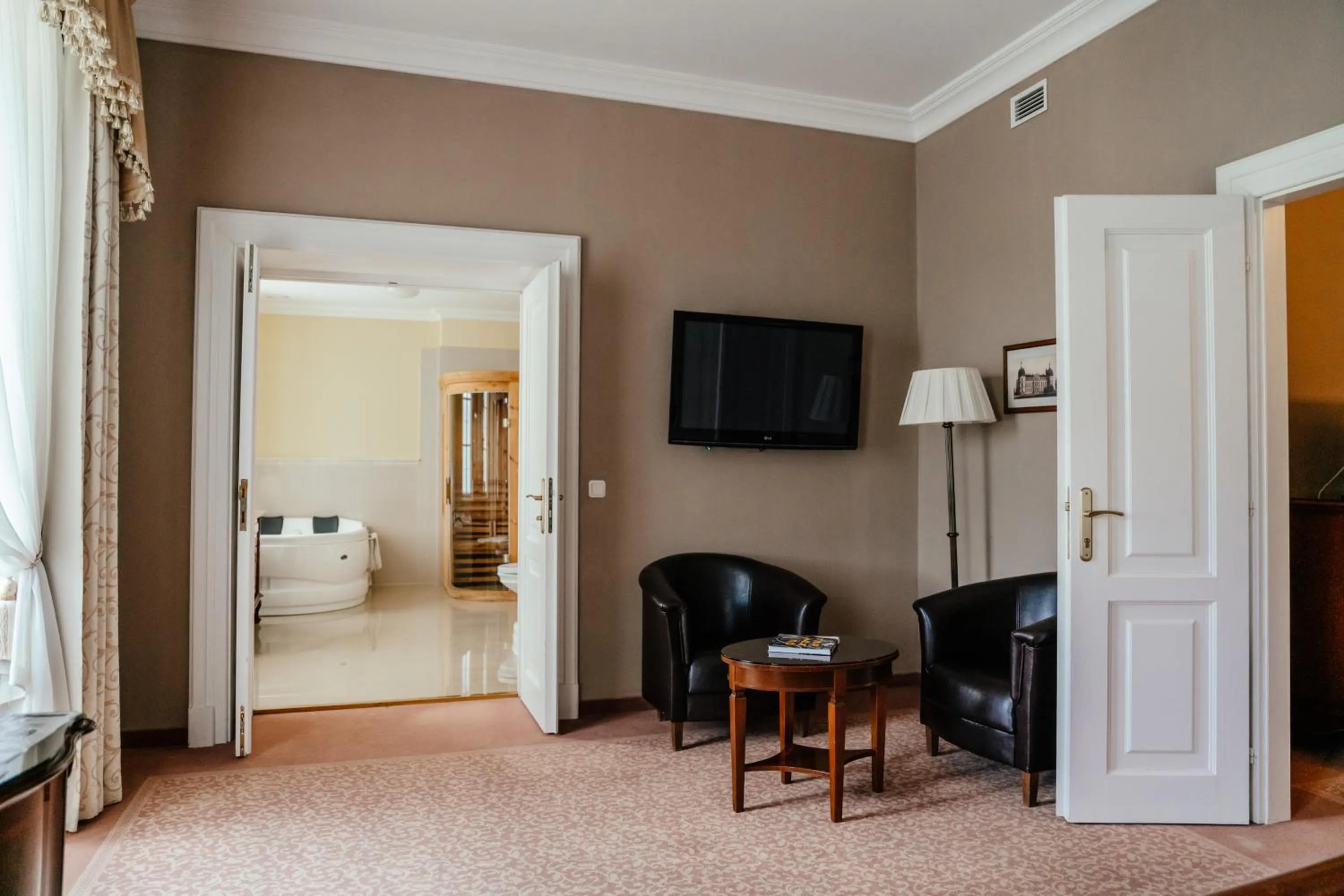 Bedroom in La Contessa Castle Hotel