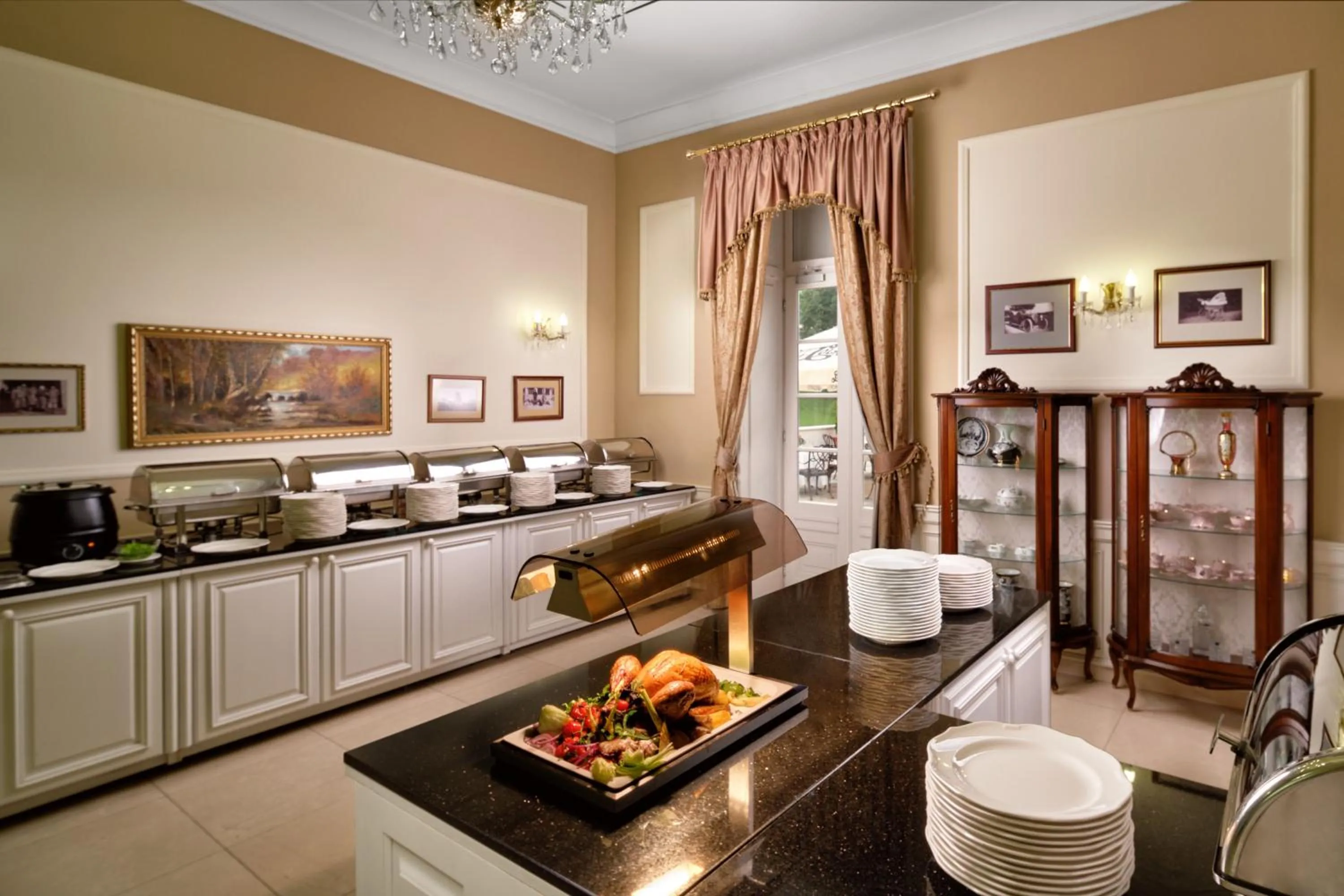 Food in La Contessa Castle Hotel