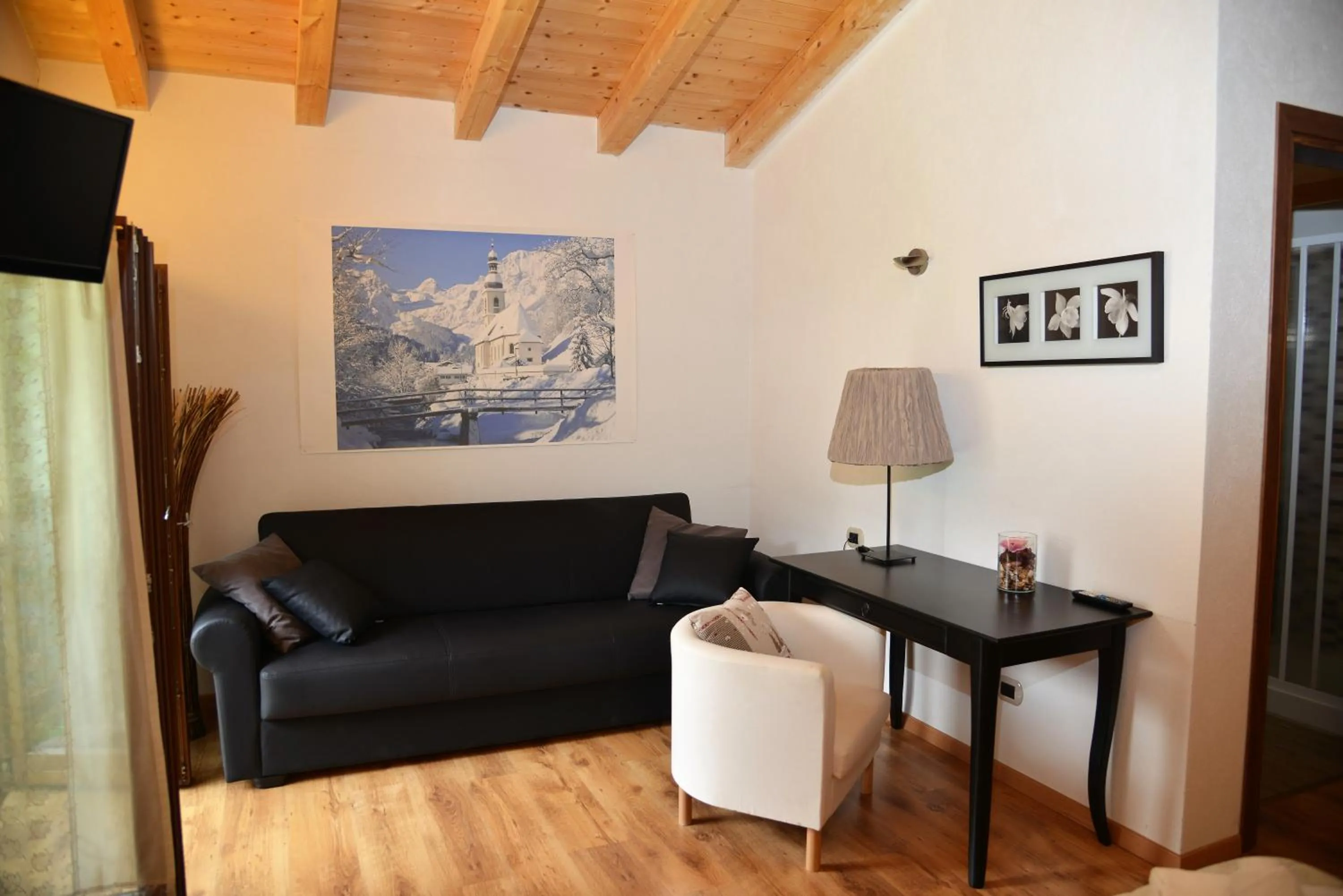 TV and multimedia in Hotel Marianna