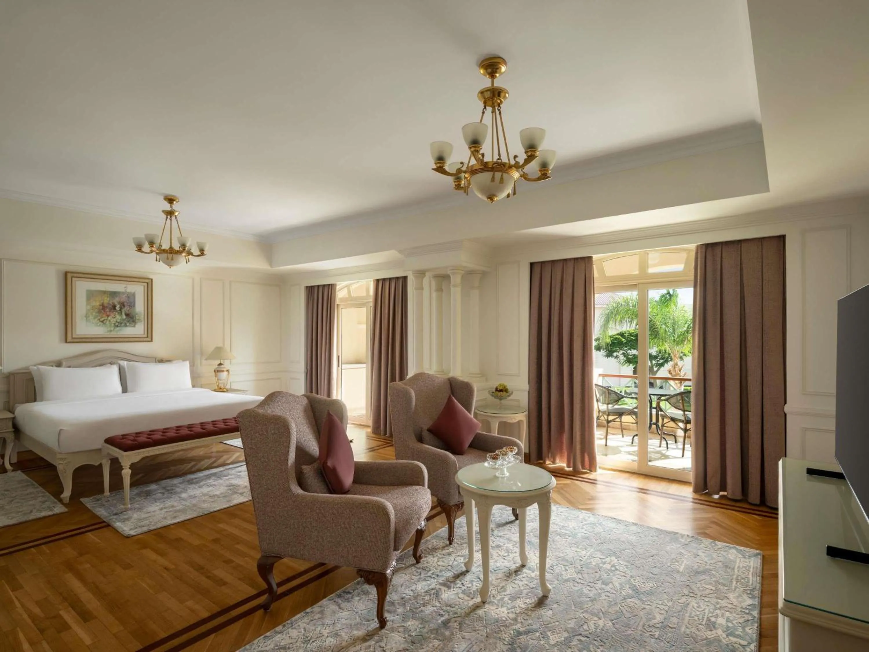 Bedroom, Bed in Mövenpick Hotel Cairo - Media City