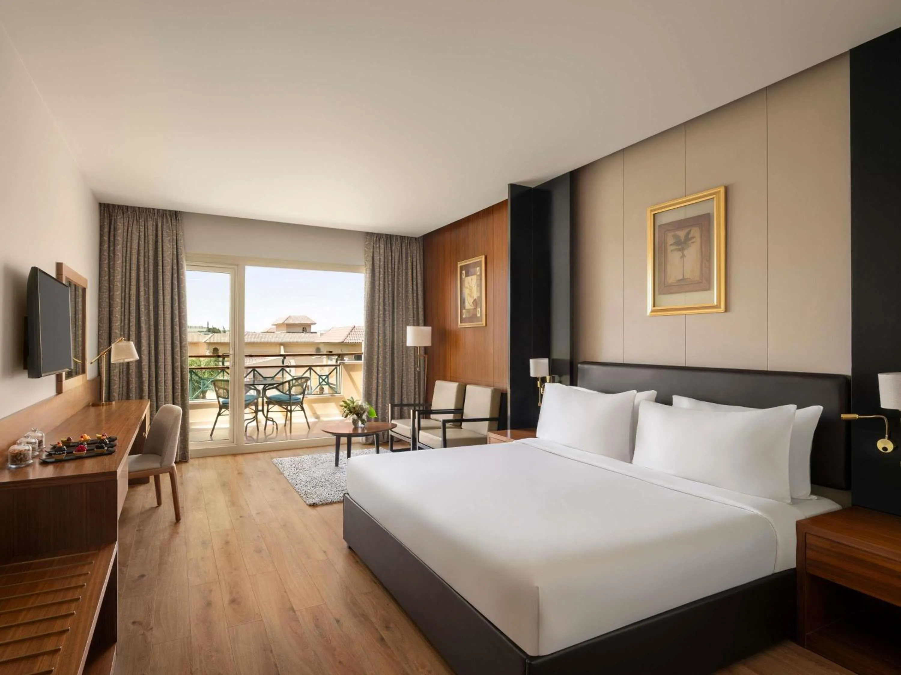 Bedroom, Bed in Mövenpick Hotel Cairo - Media City