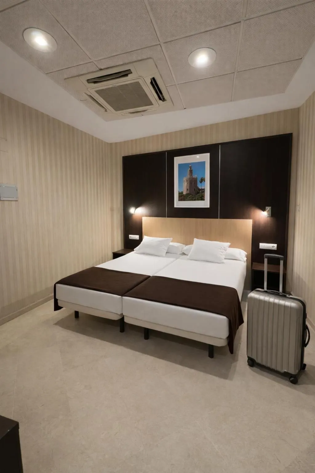 Bed in Hotel Duquesa