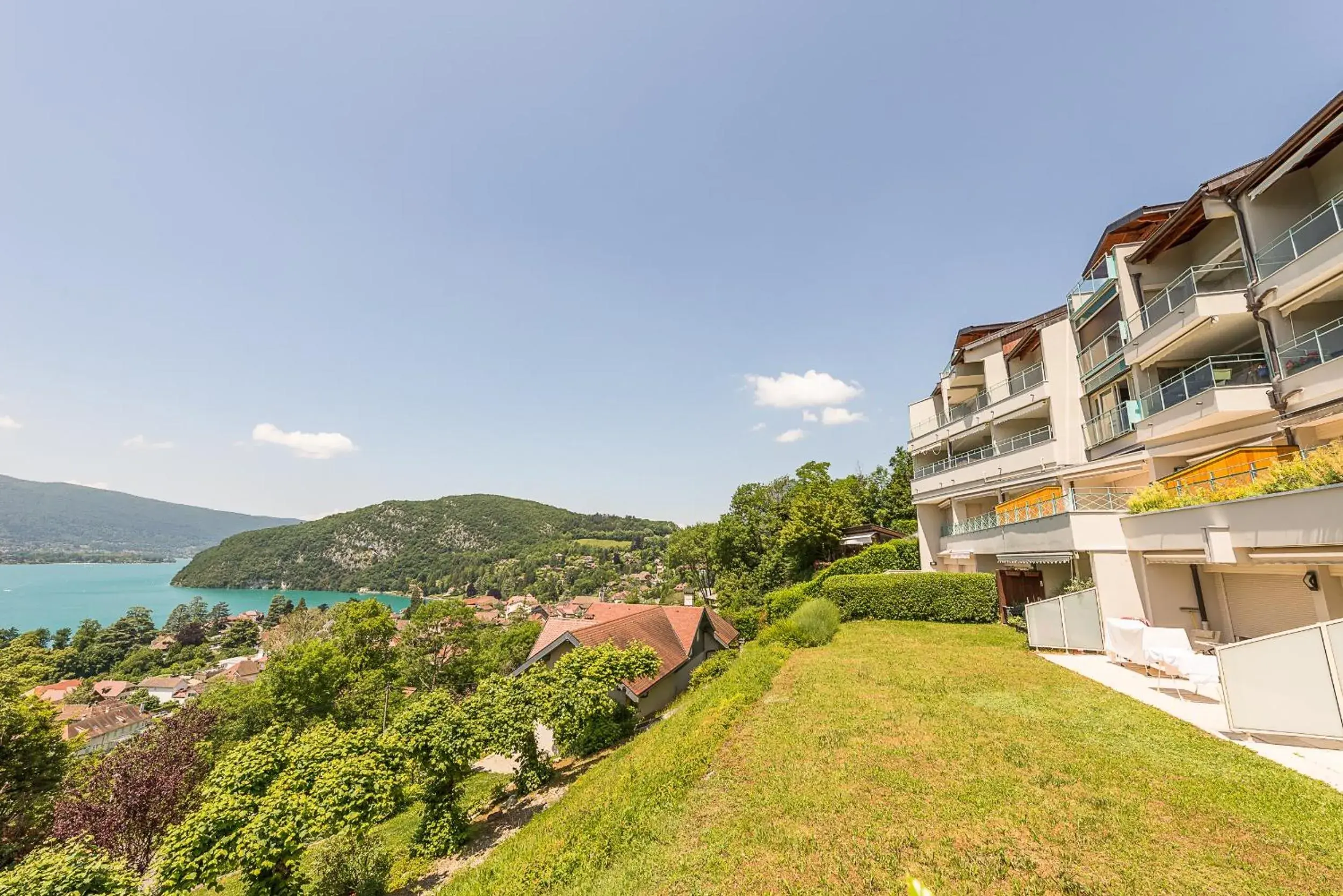 L'Arcadia Panoramique - Terrasse Vue Lac et Piscine L'Arcadia Panoramique - Terrasse Vue Lac et Piscine
