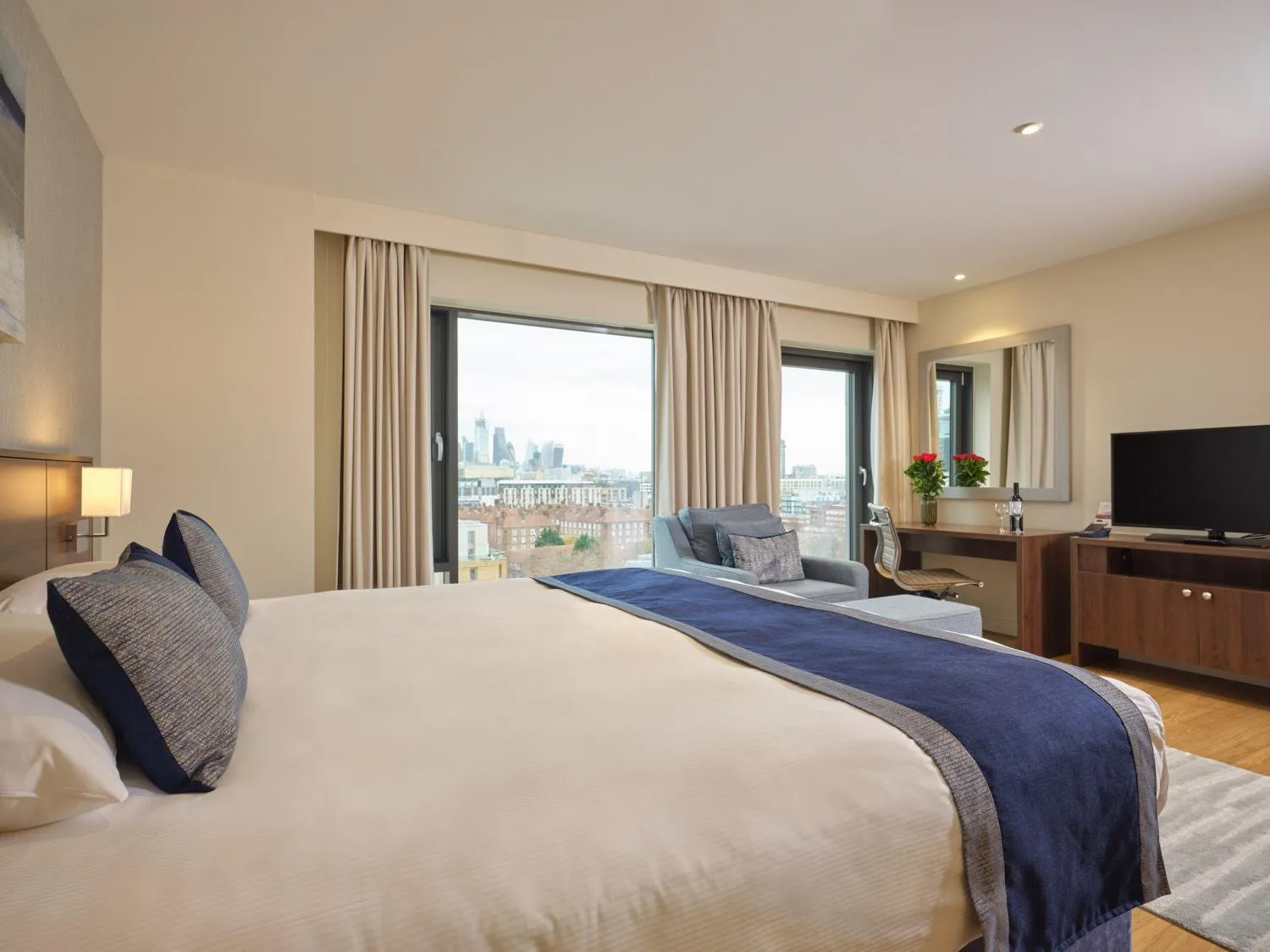 Bedroom, Bed in Marlin Waterloo