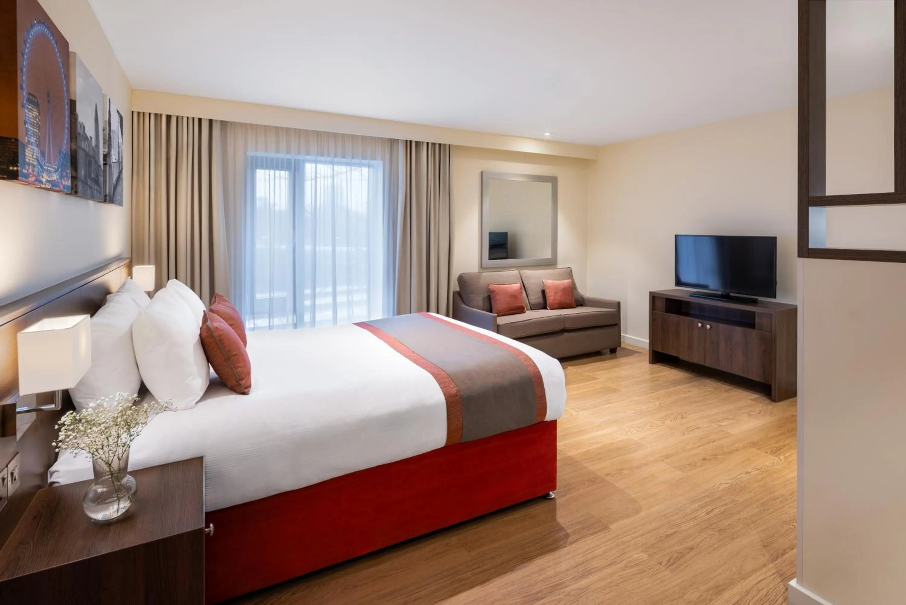 Bedroom, Bed in Marlin Waterloo