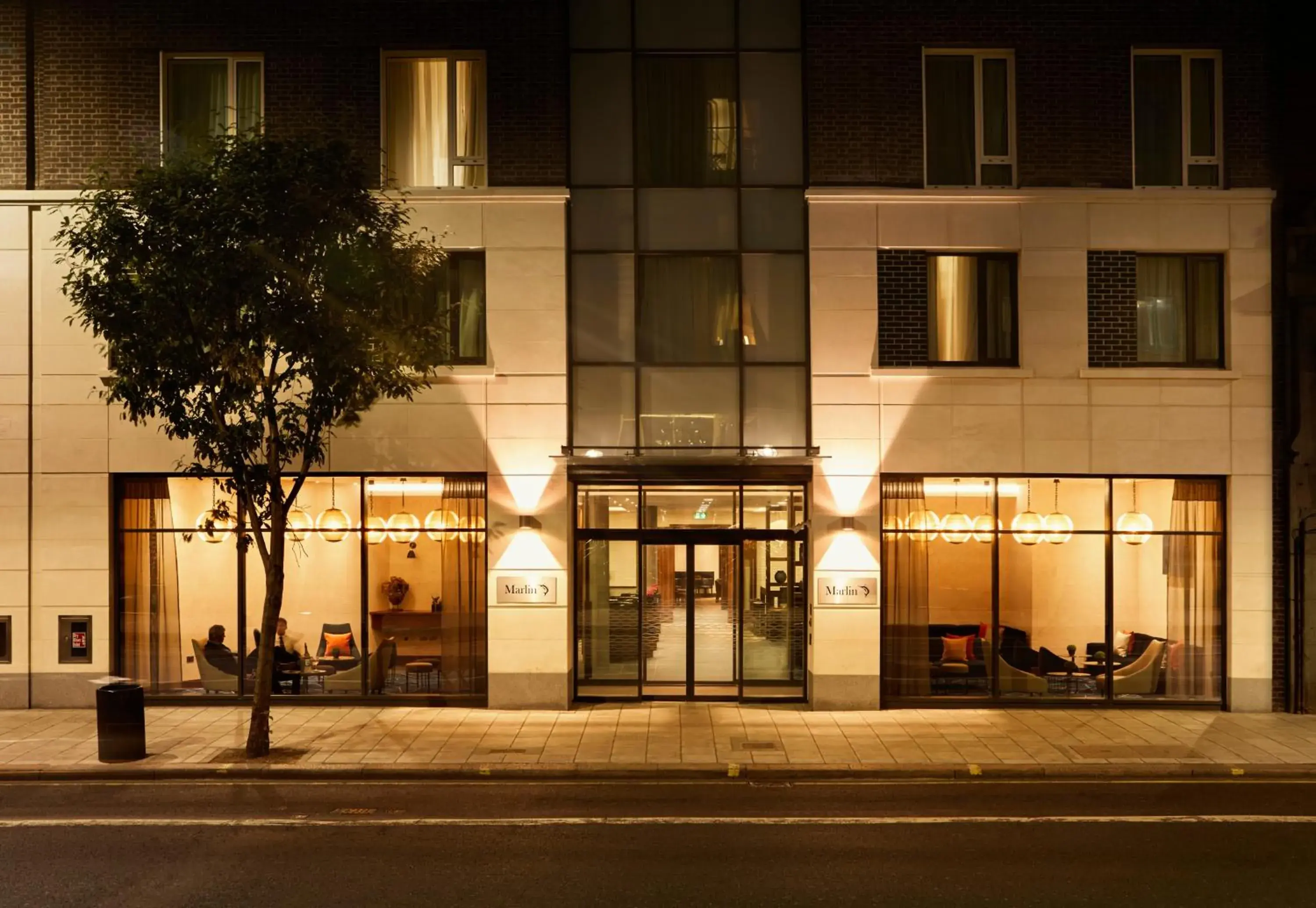 Property building in Marlin Waterloo Property building in Marlin Waterloo