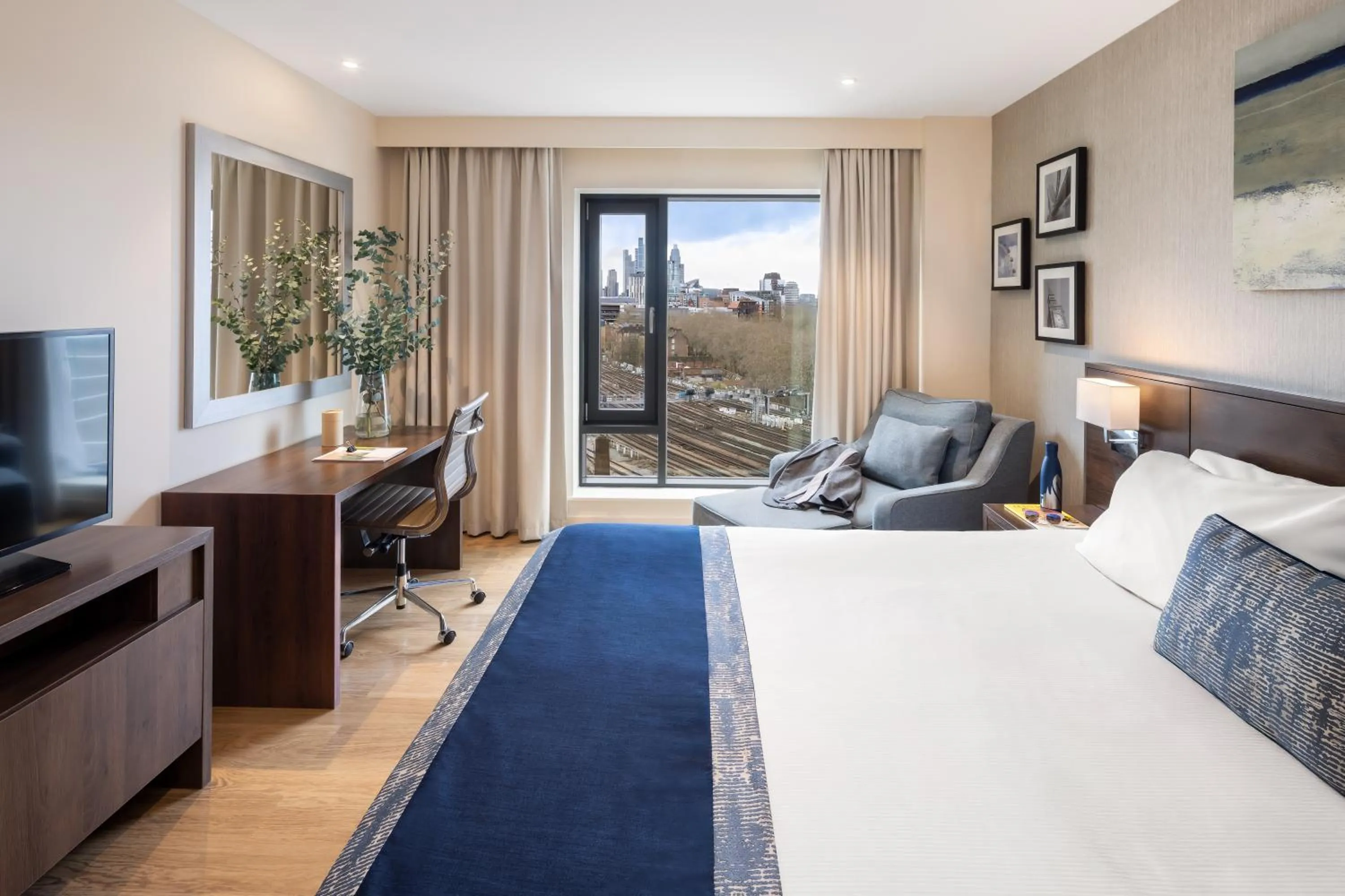 Bedroom, Bed in Marlin Waterloo